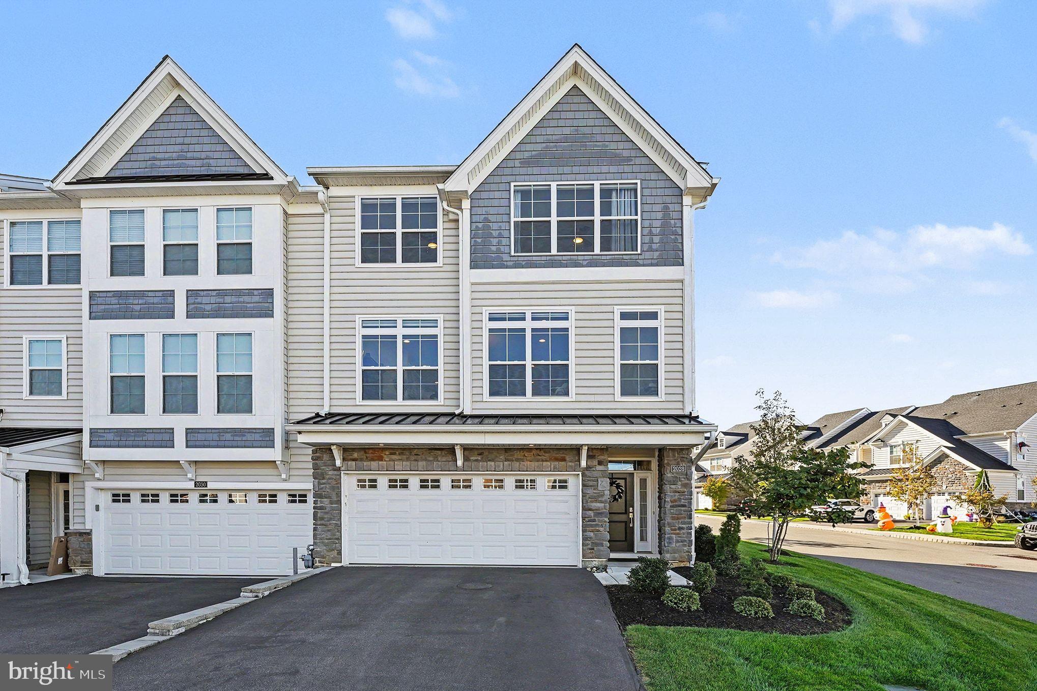 2028 JULIA DRIVE