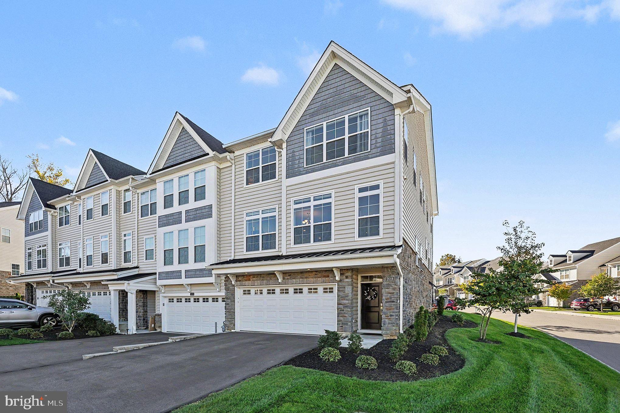 2028 JULIA DRIVE