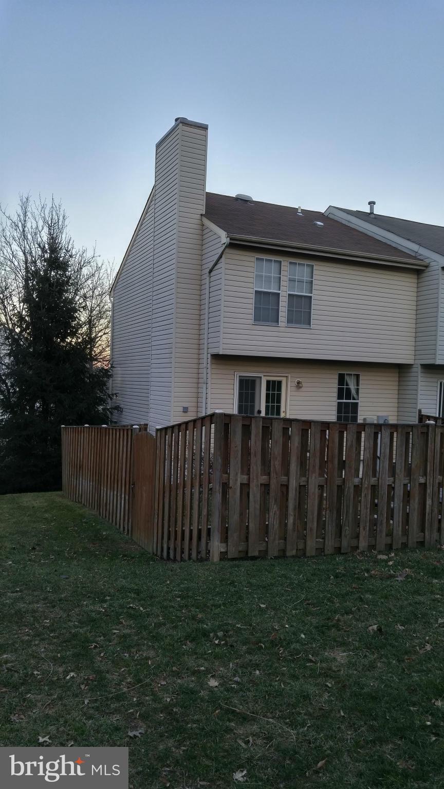 PARADISE - Residential Lease