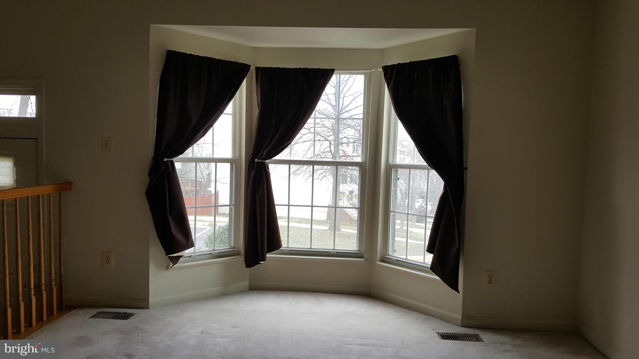 PARADISE - Residential Lease