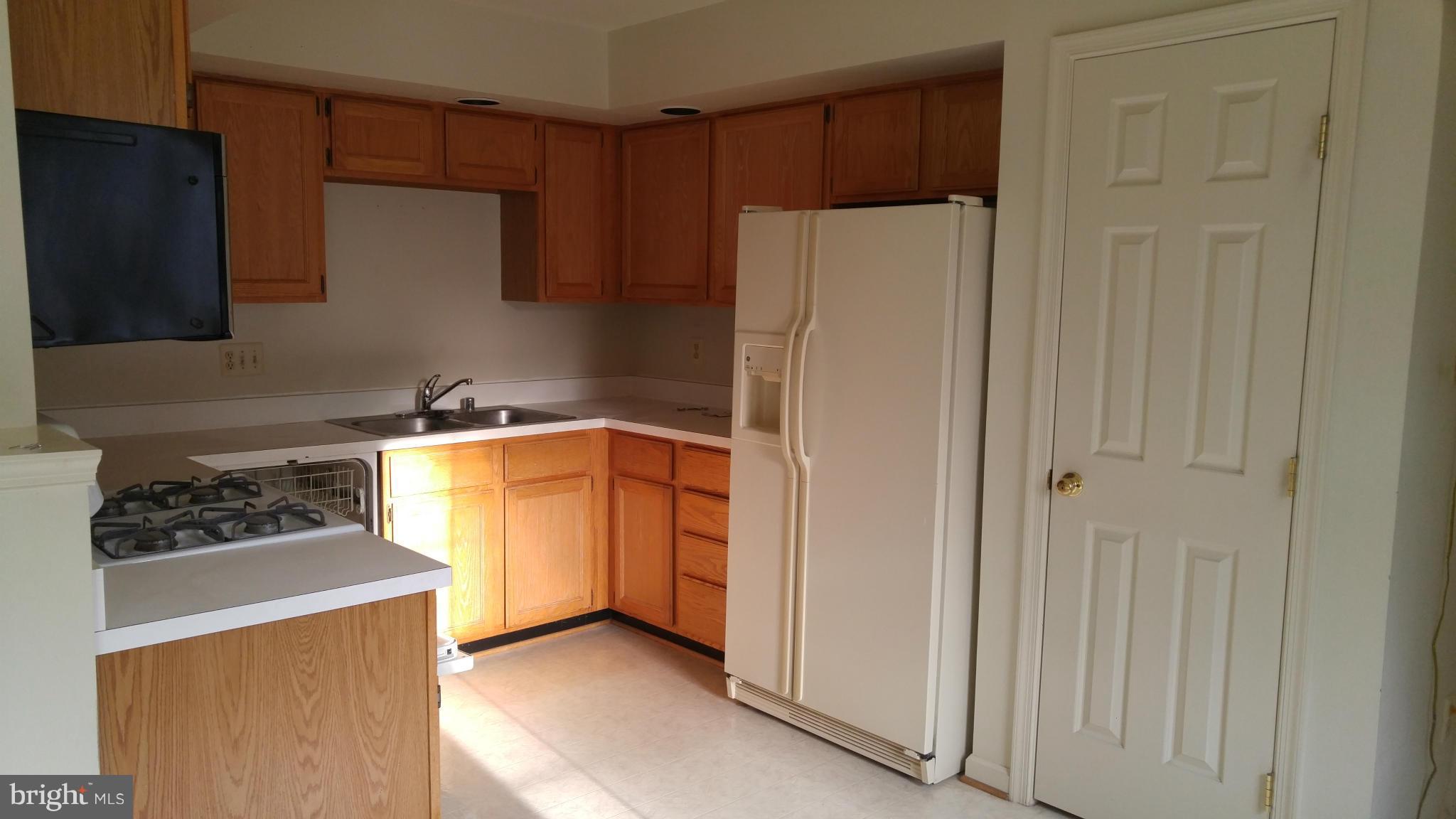 PARADISE - Residential Lease