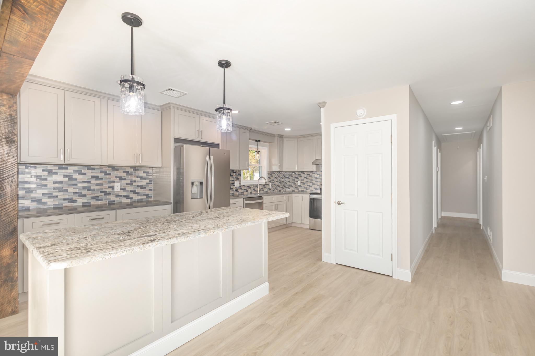 GLENDA CREST - Residential