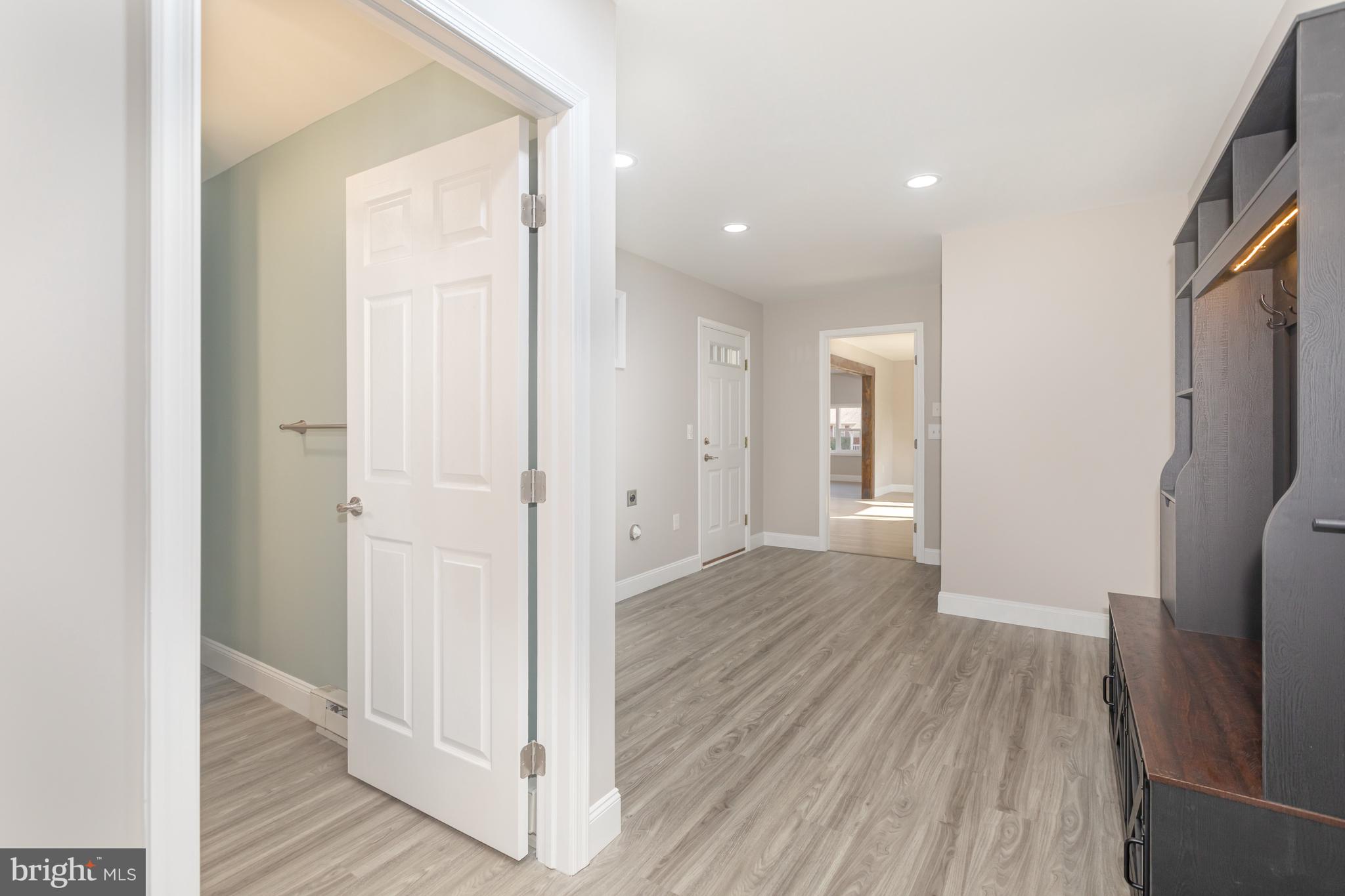 GLENDA CREST - Residential