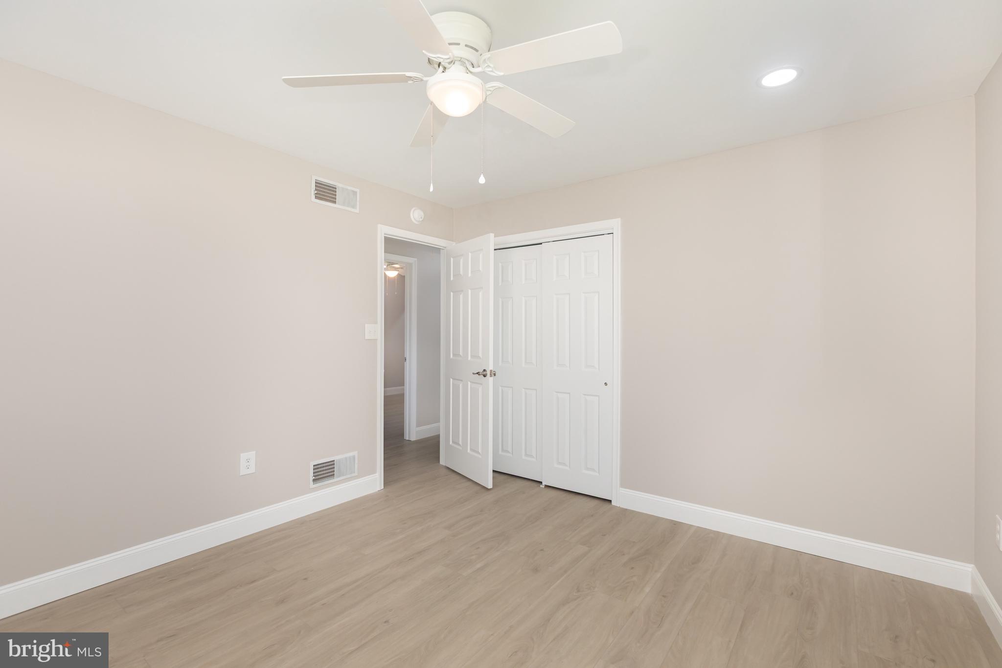 GLENDA CREST - Residential