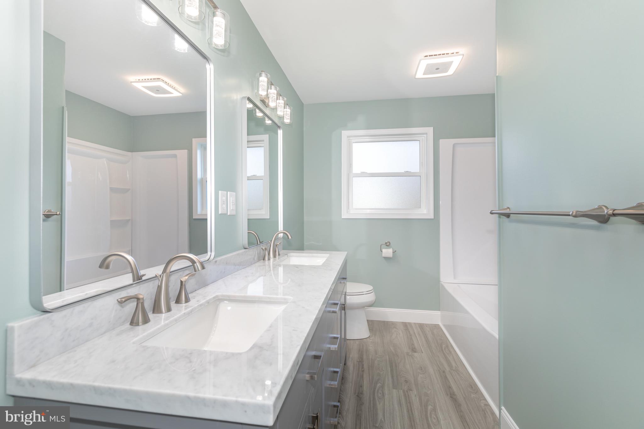 GLENDA CREST - Residential