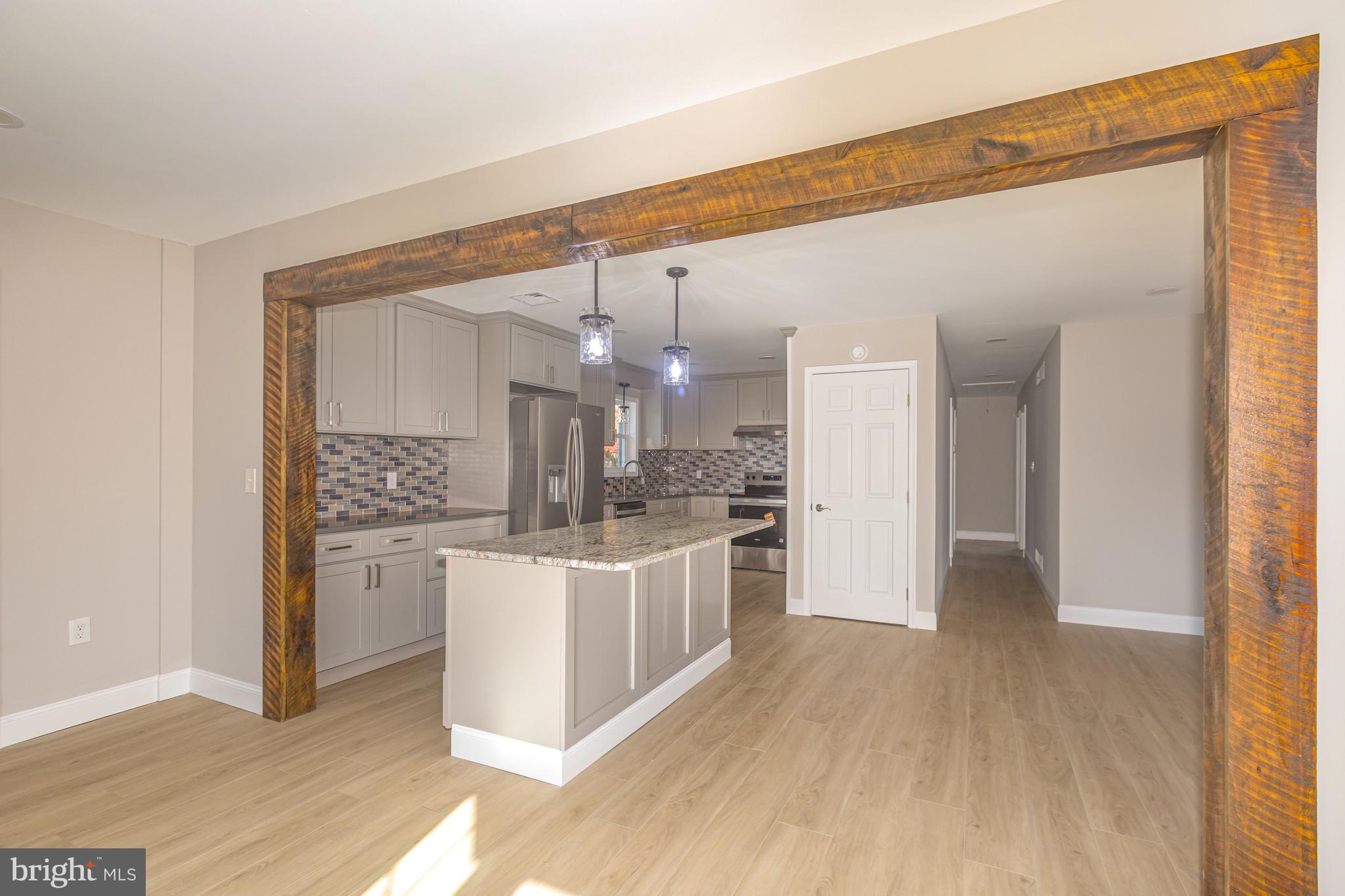 GLENDA CREST - Residential