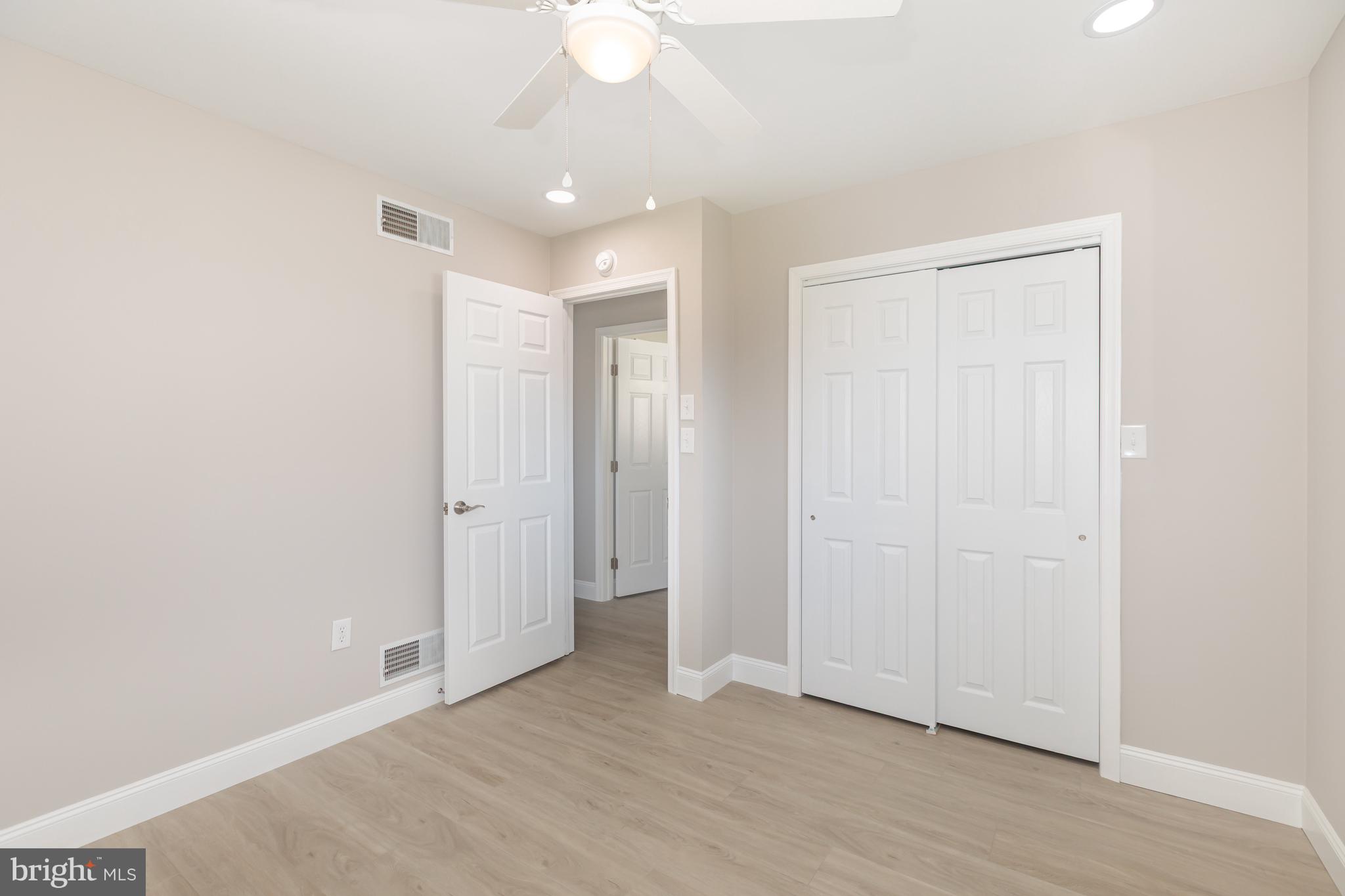 GLENDA CREST - Residential