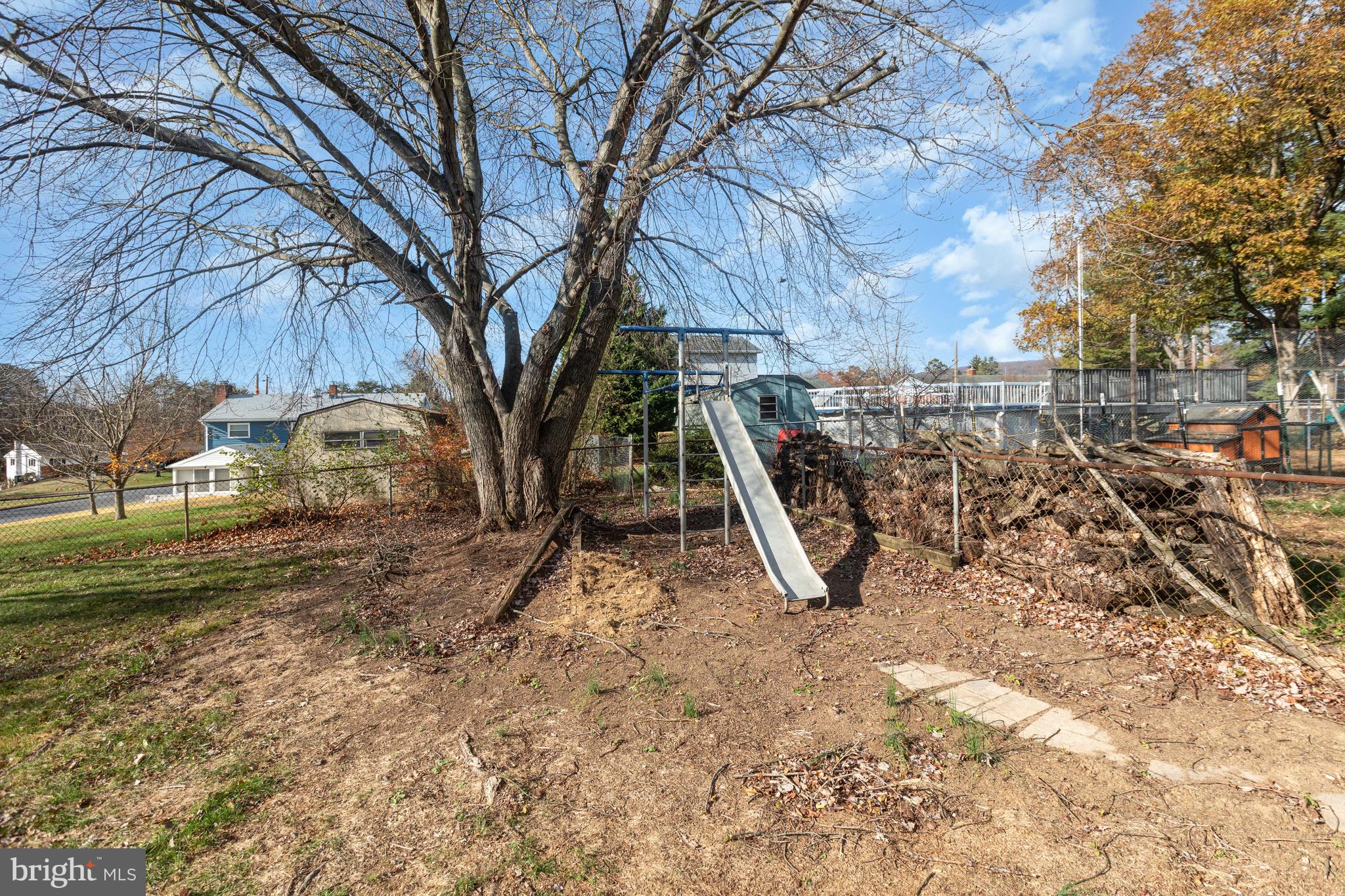 GLENDA CREST - Residential