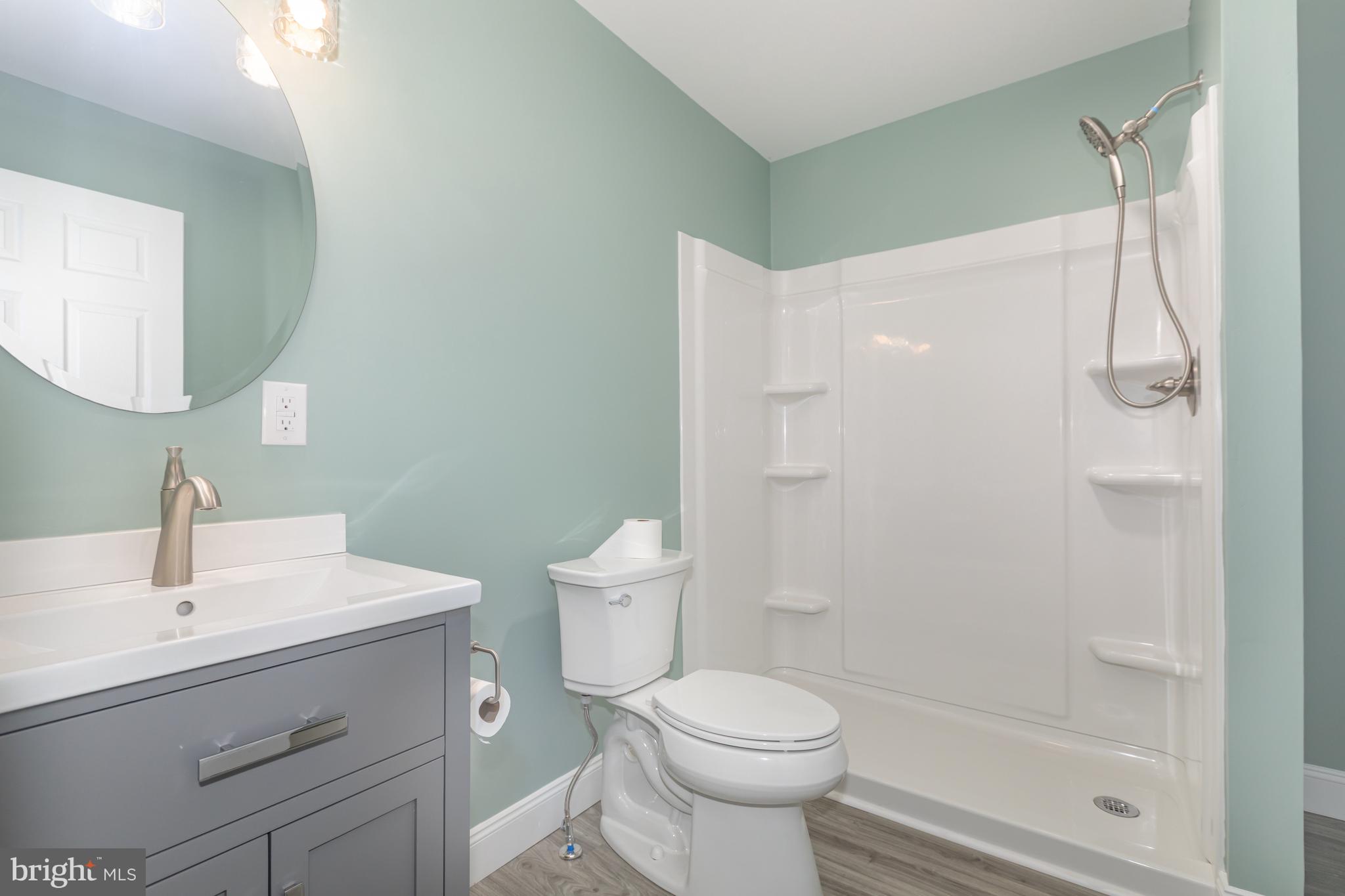 GLENDA CREST - Residential