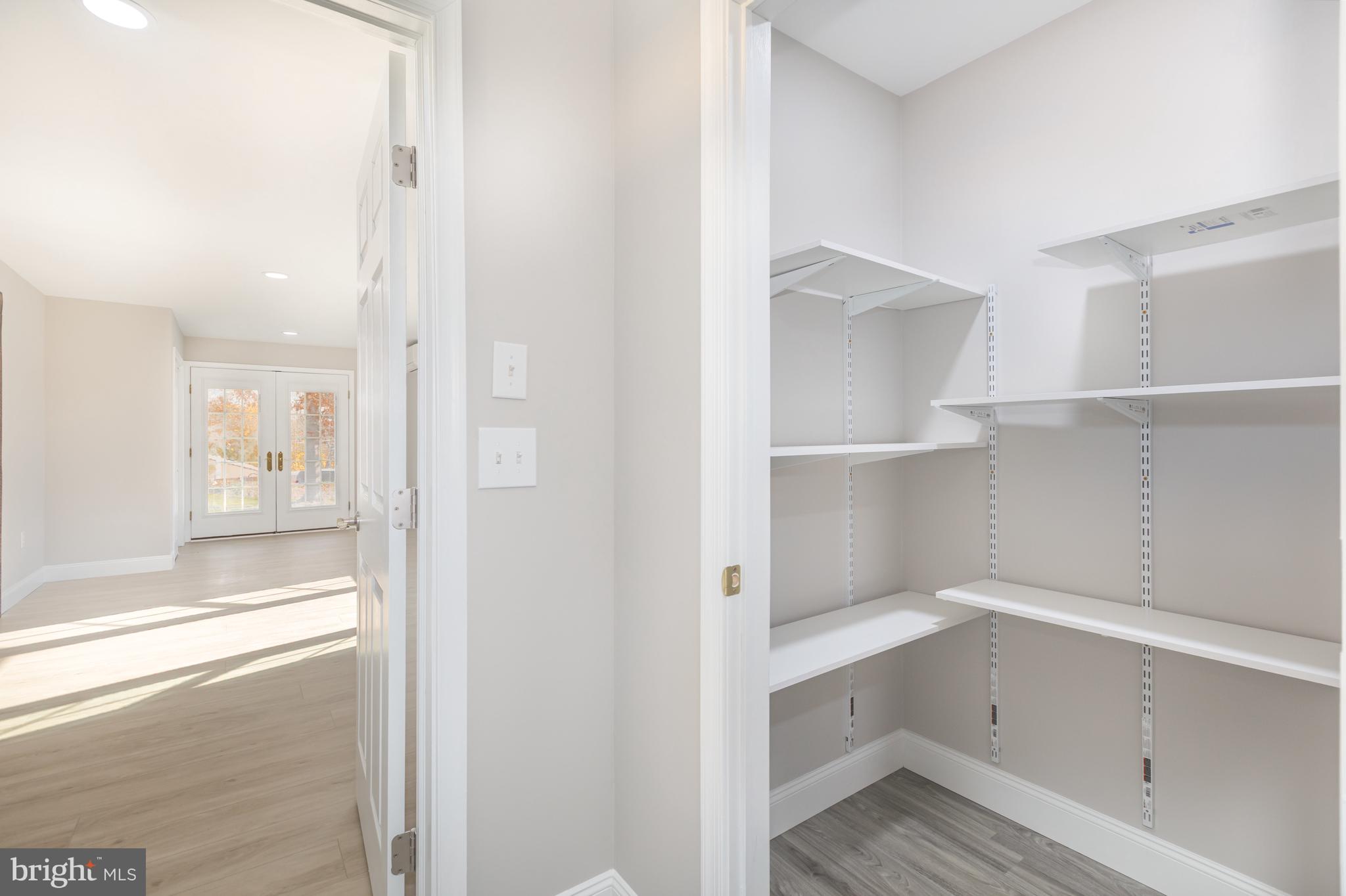 GLENDA CREST - Residential