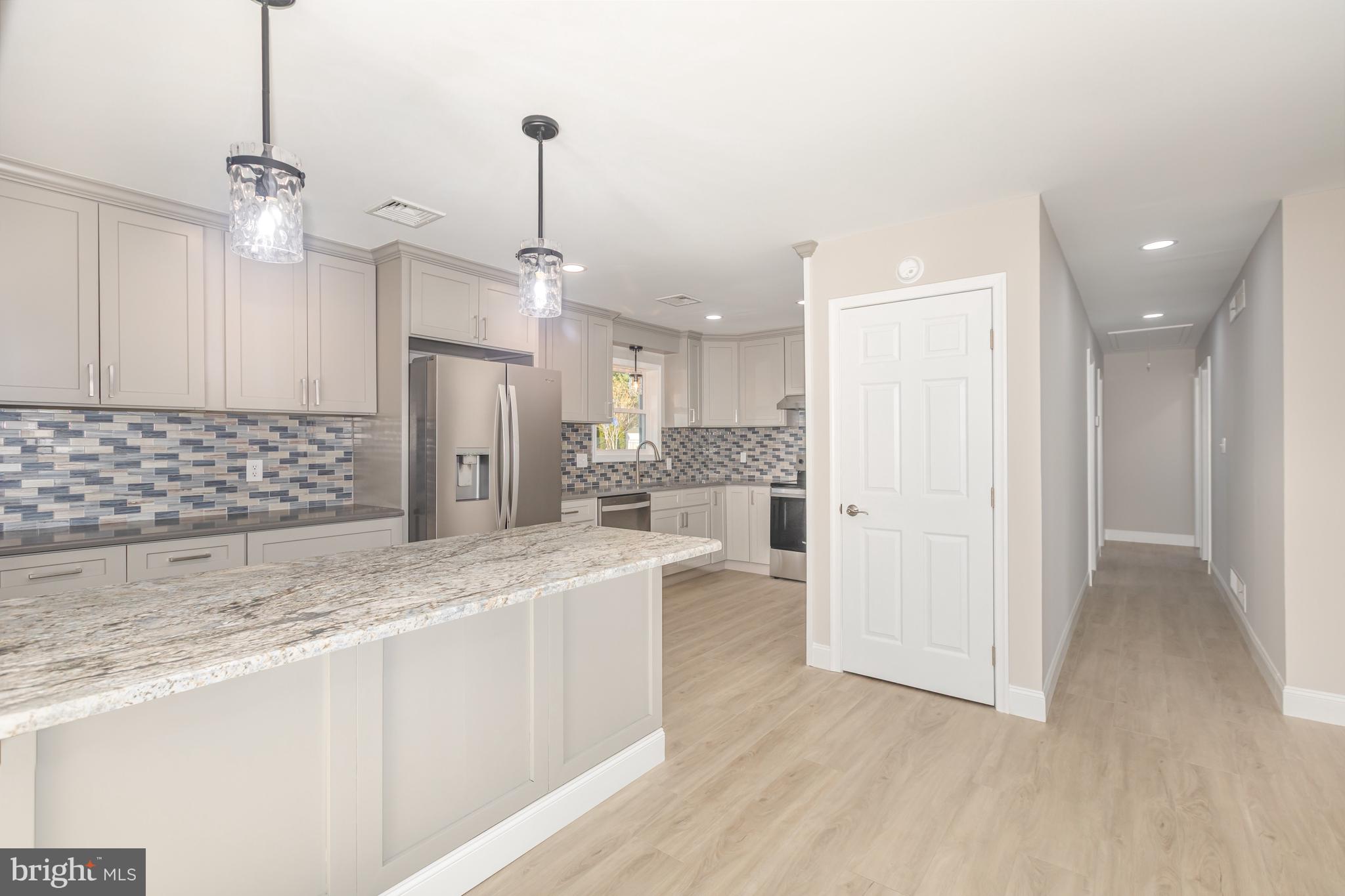 GLENDA CREST - Residential