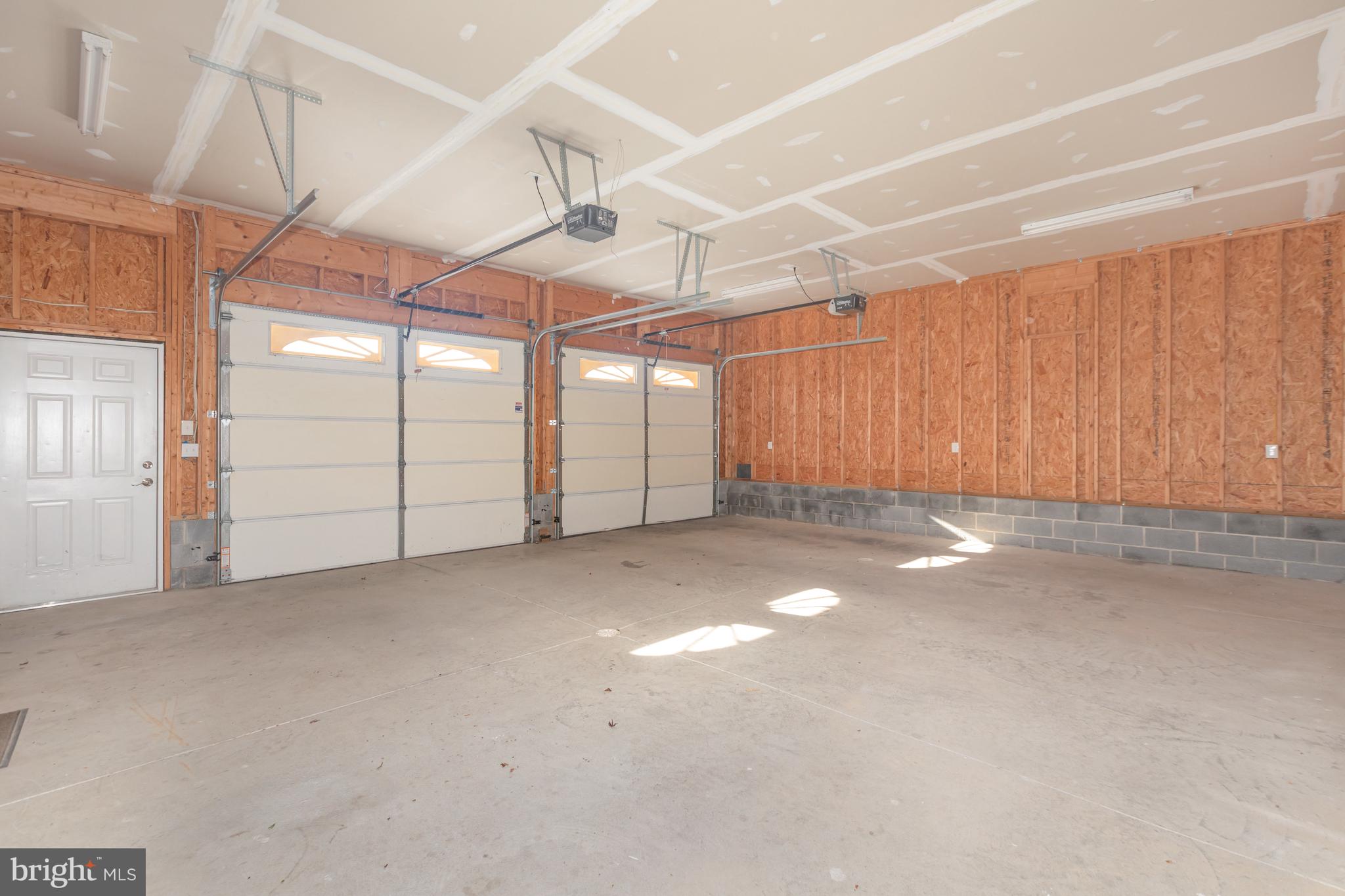 GLENDA CREST - Residential