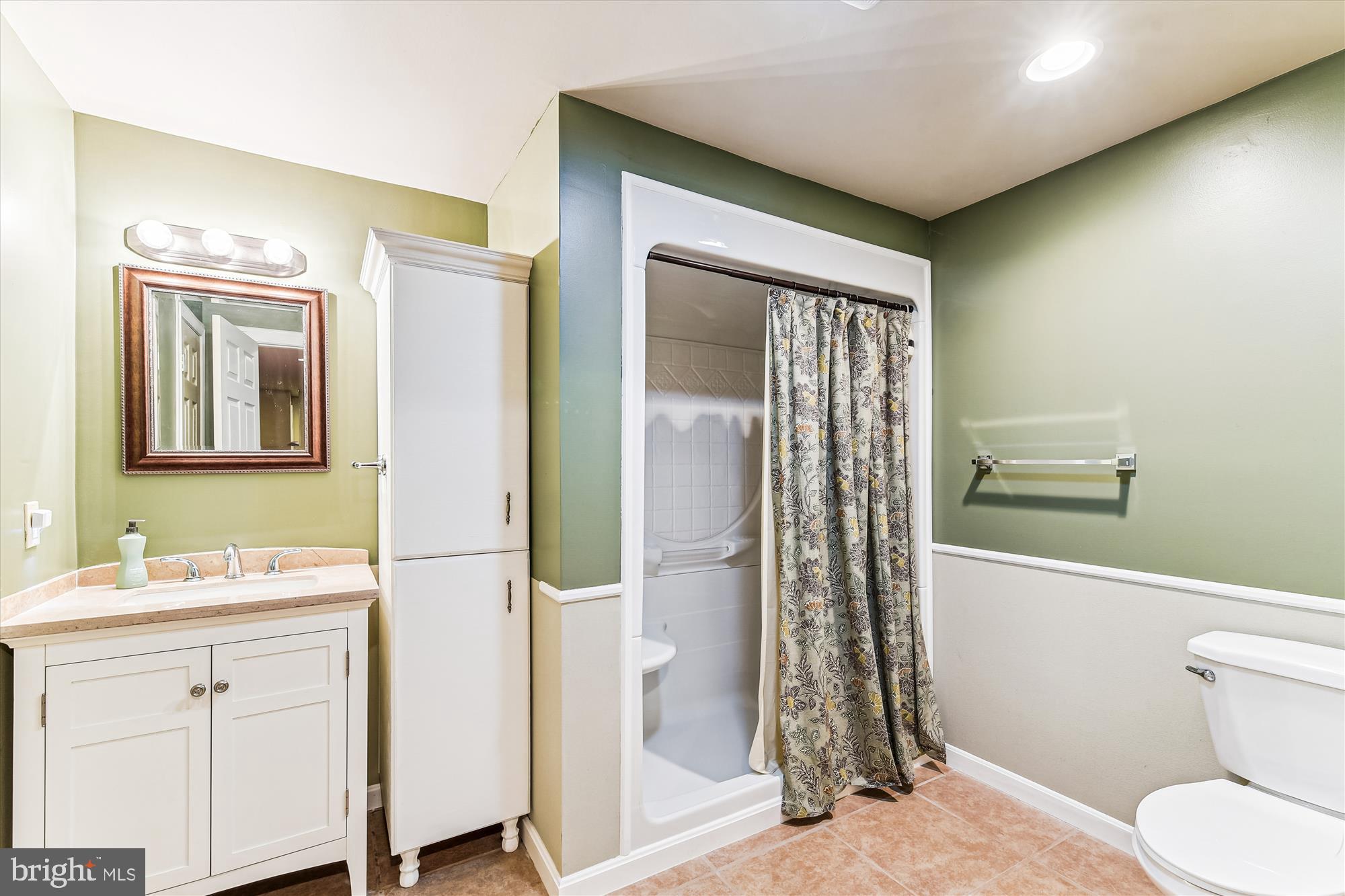 BROOK HILL MANOR - Residential