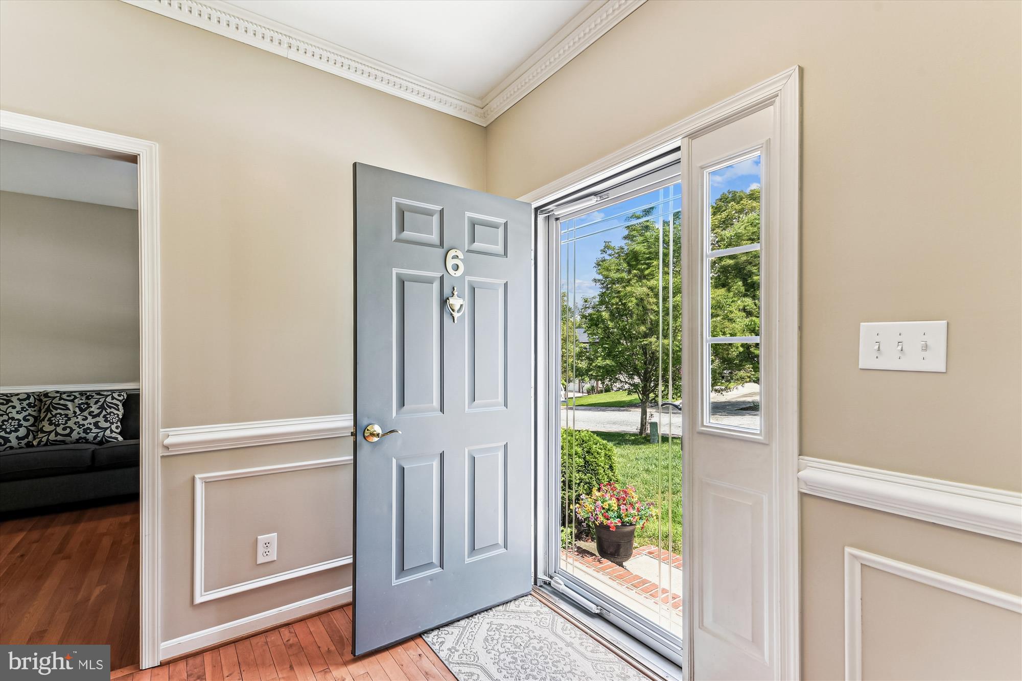 6 E BROOK HILL COURT