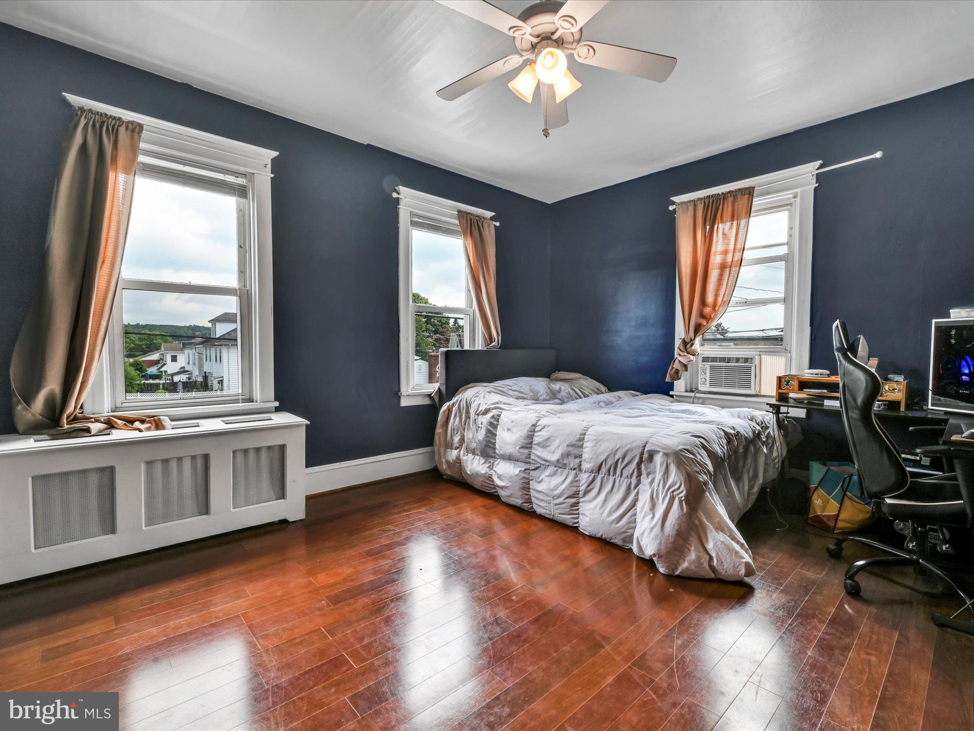 FRACKVILLE - Residential