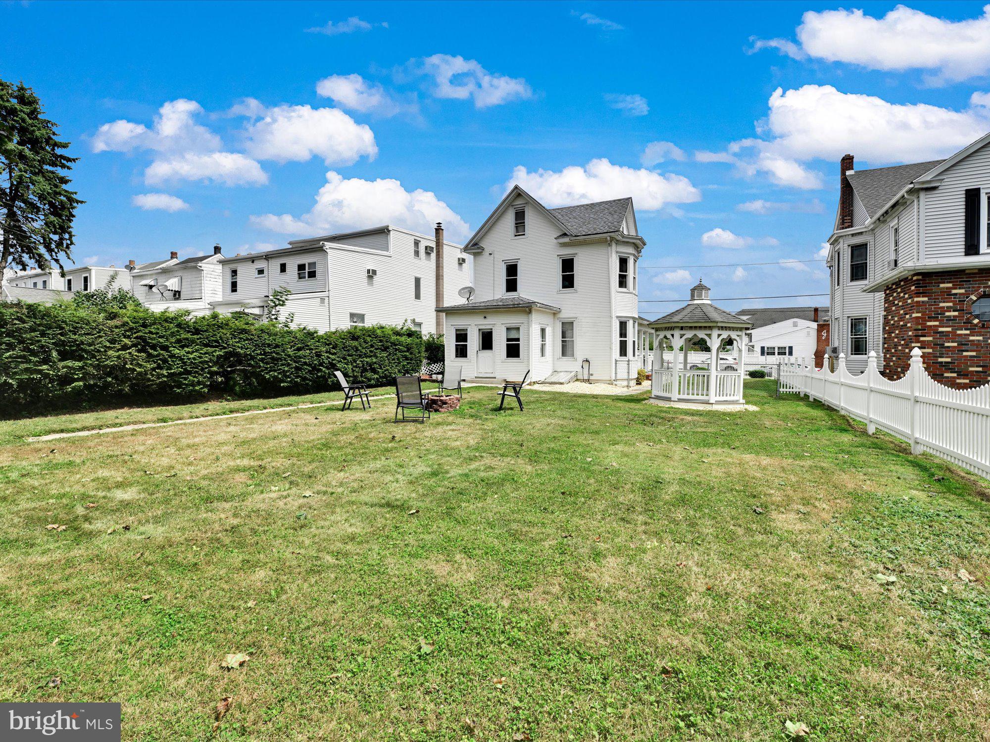 FRACKVILLE - Residential