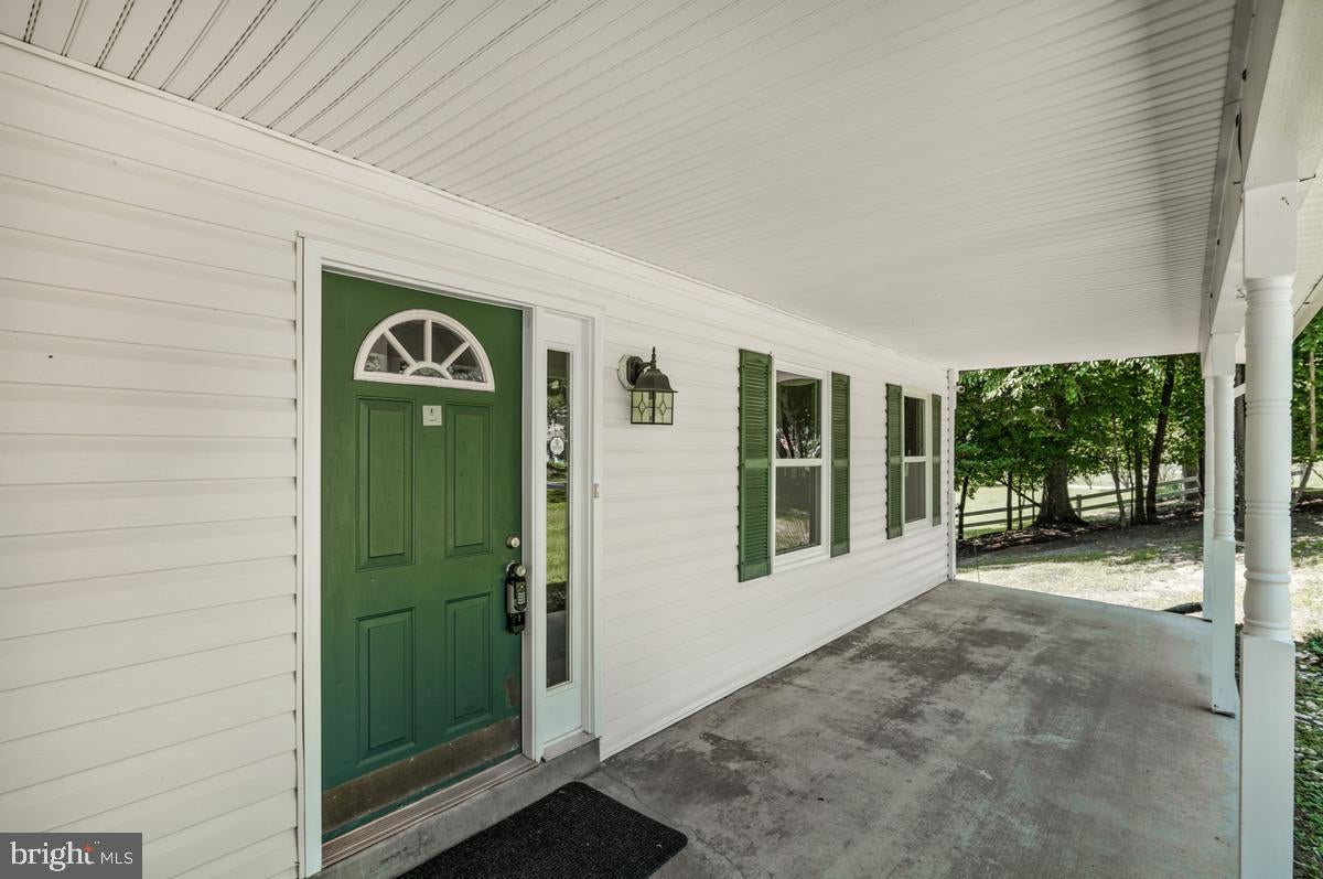 5817 MAGNOLIA CIRCLE