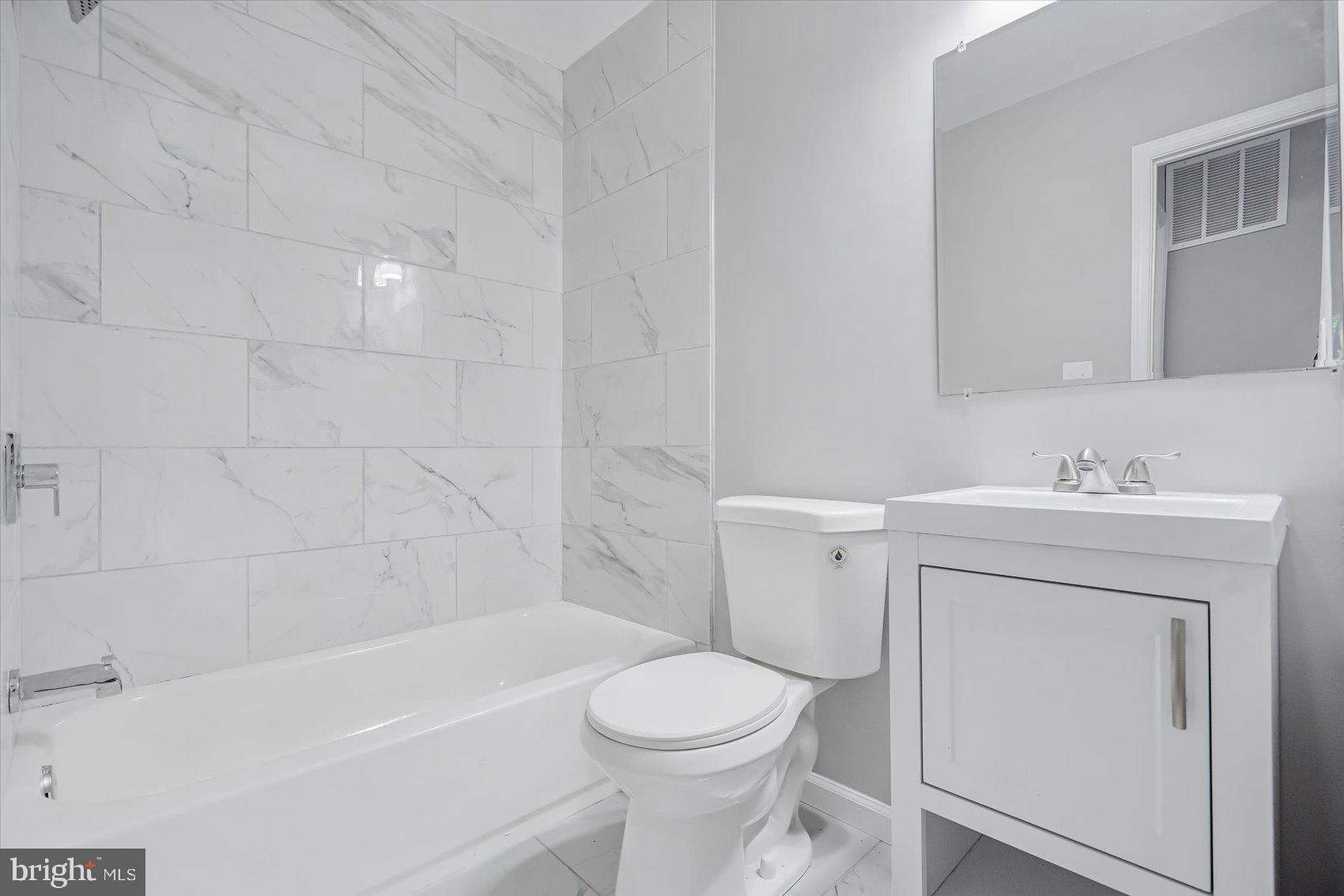 SEVEN COURTS - Residential