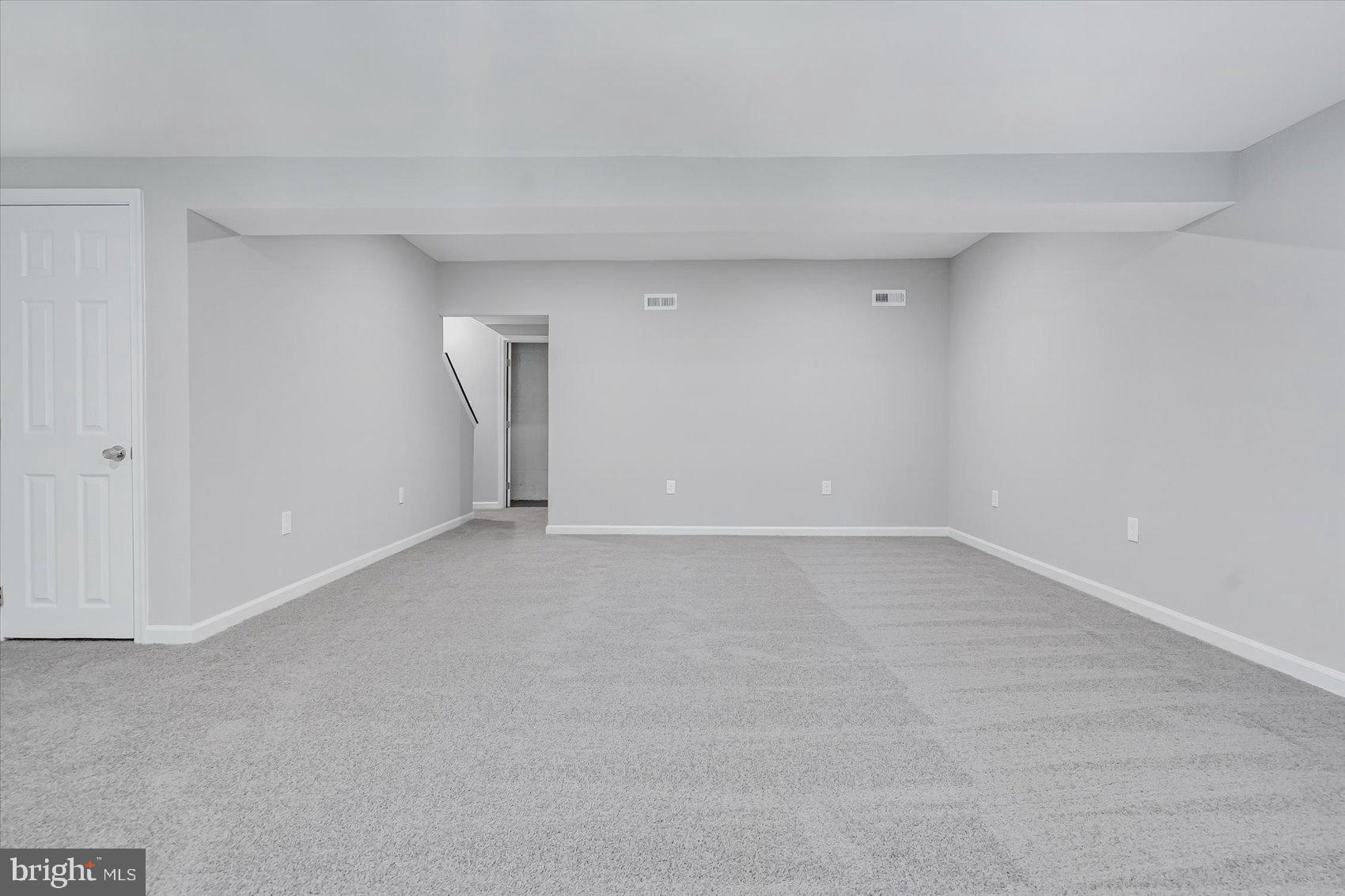 SEVEN COURTS - Residential