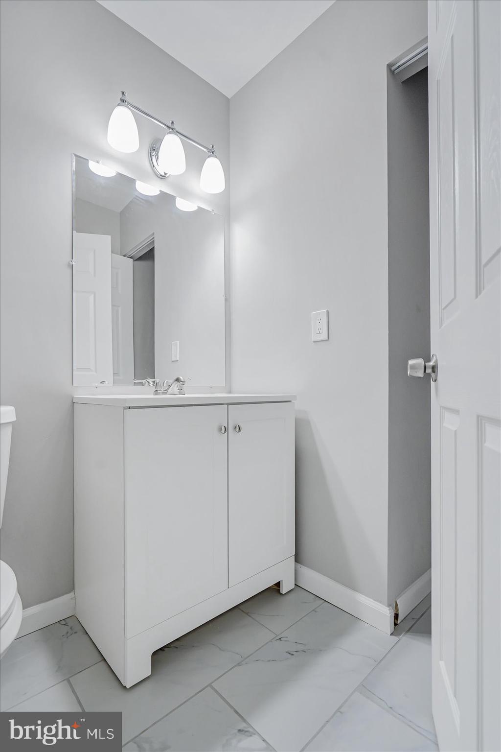 SEVEN COURTS - Residential