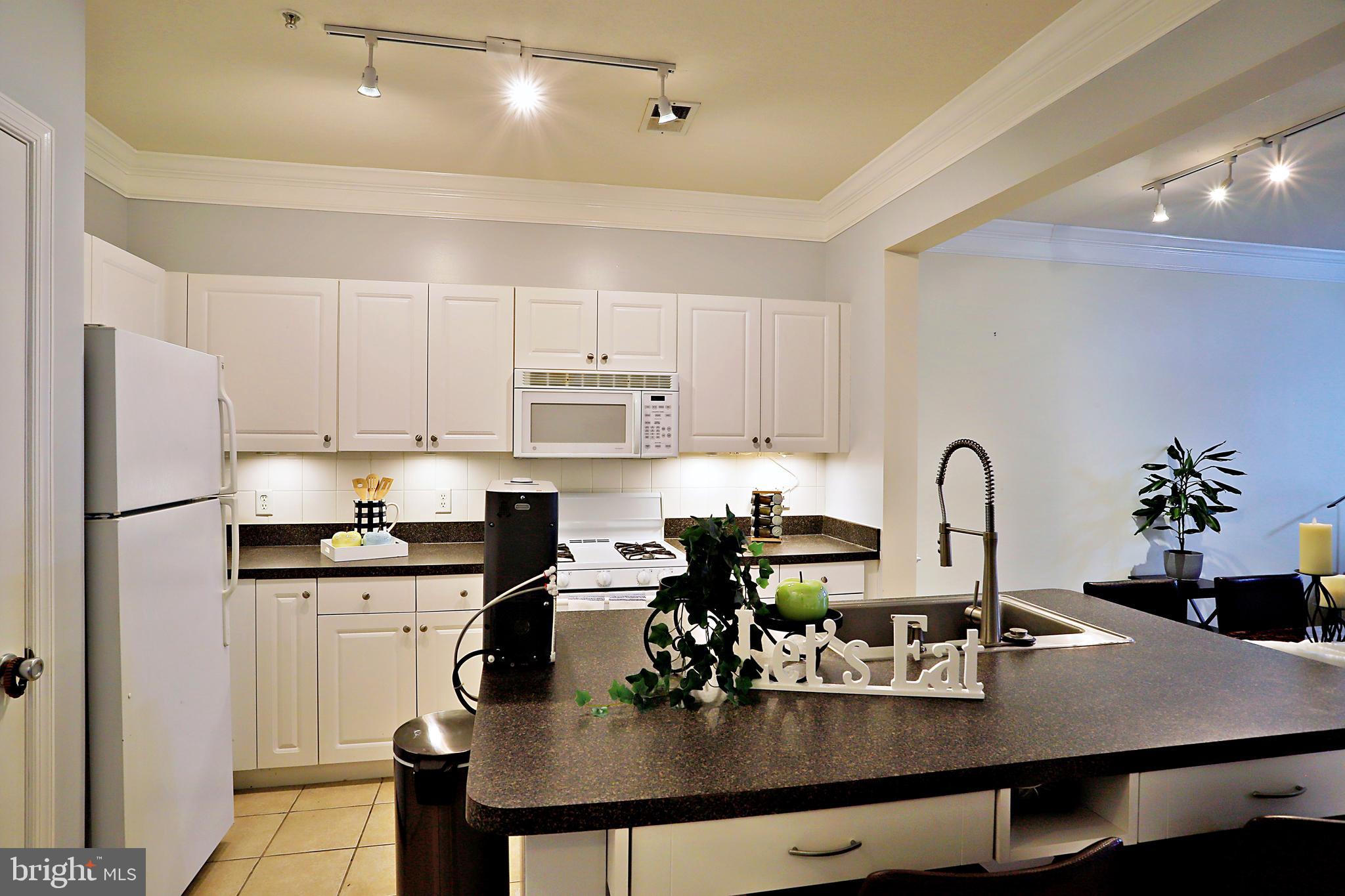 7 BOOTH STREET 205
