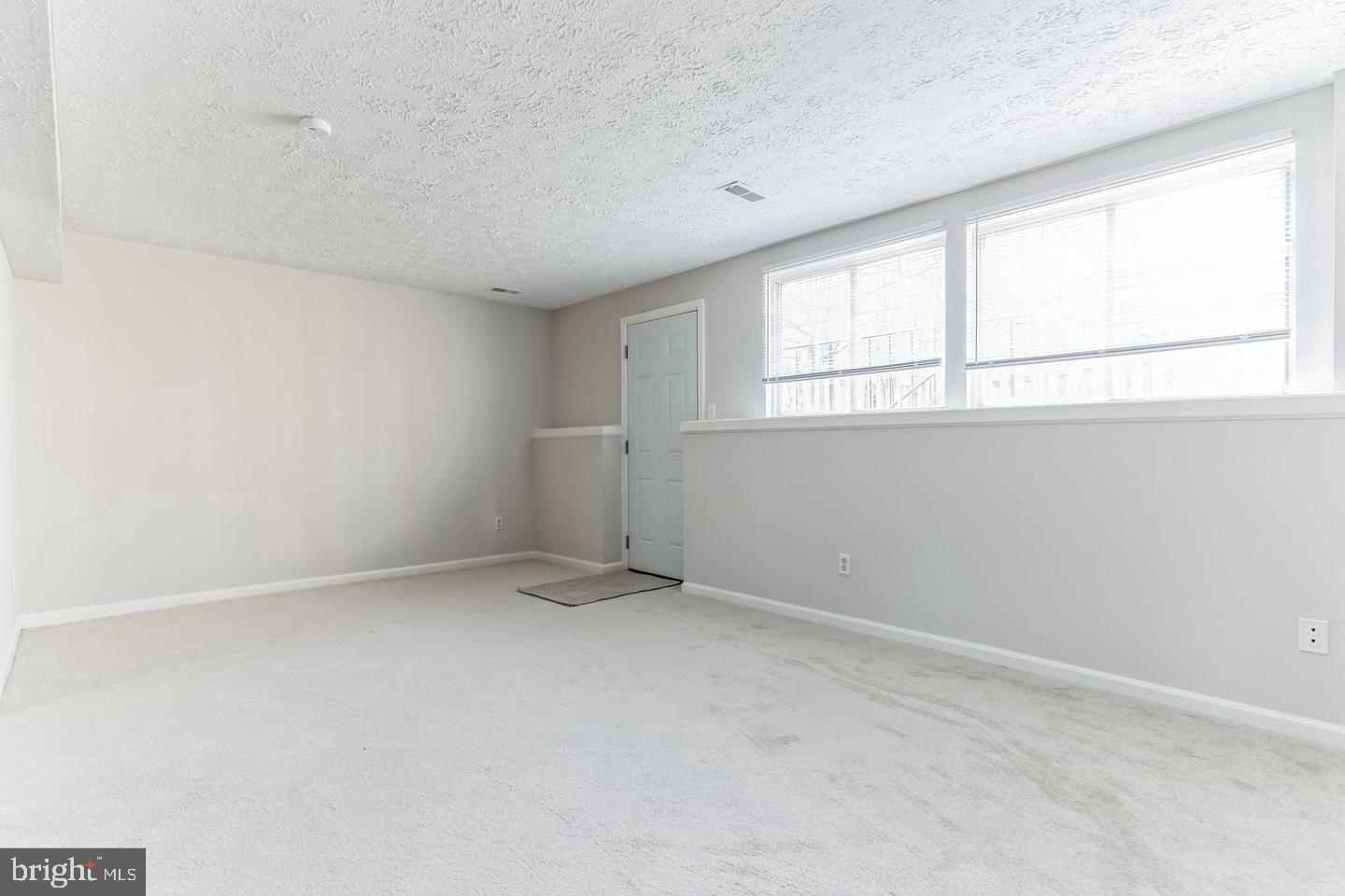 HOLLYMEAD - Residential Lease