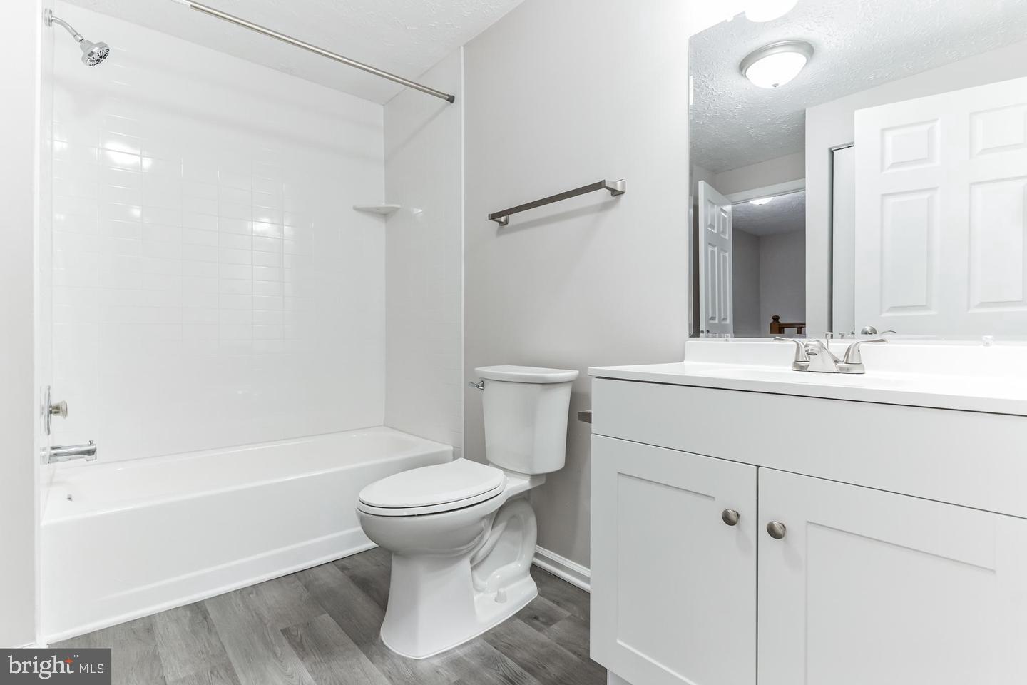 HOLLYMEAD - Residential Lease