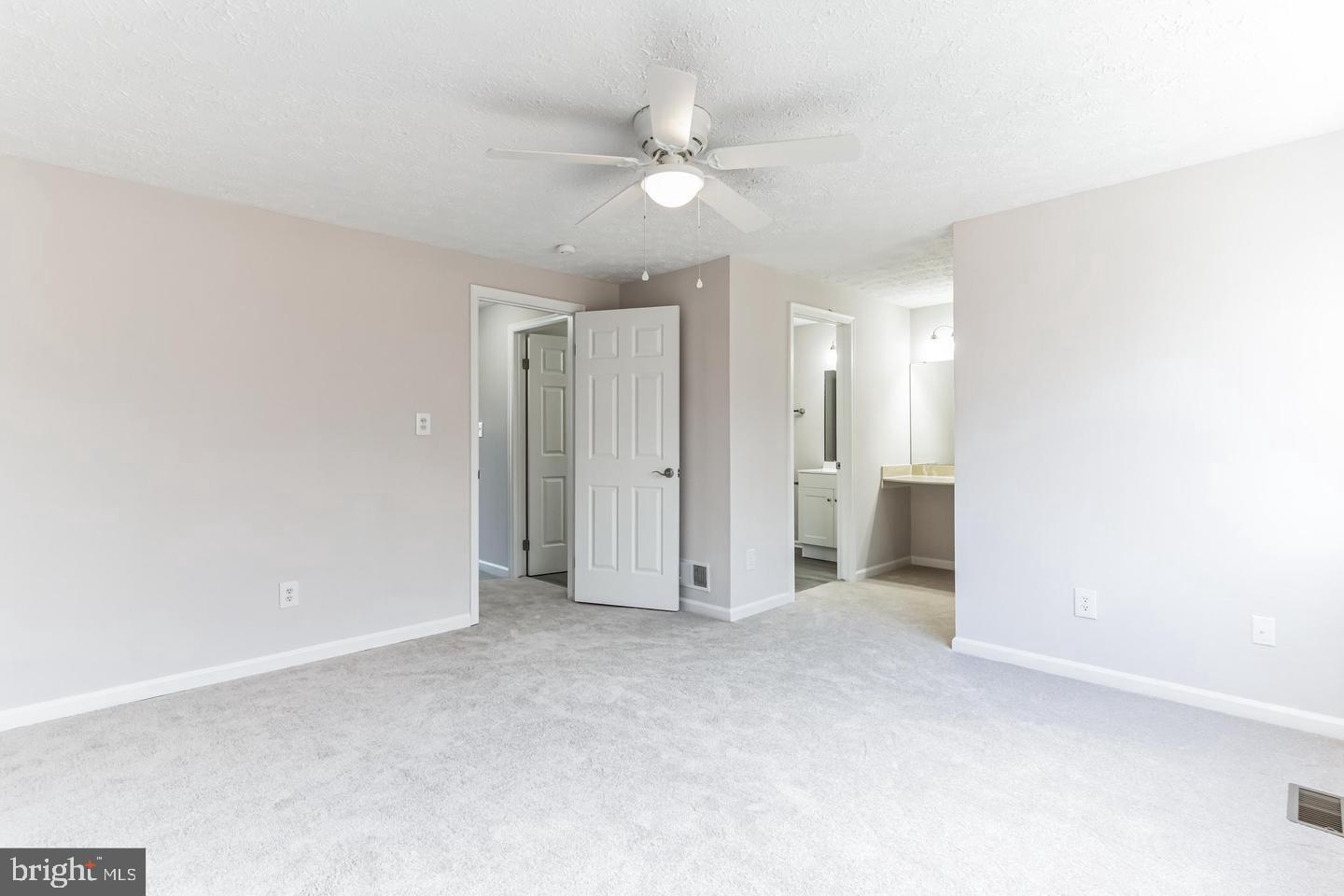 HOLLYMEAD - Residential Lease