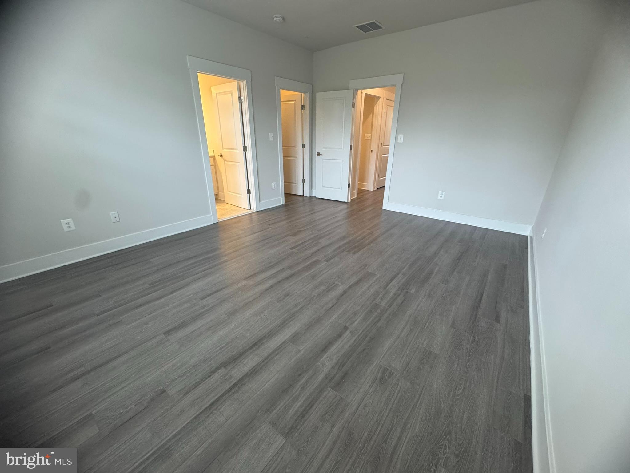 MACALLAN CROSSING - Residential Lease