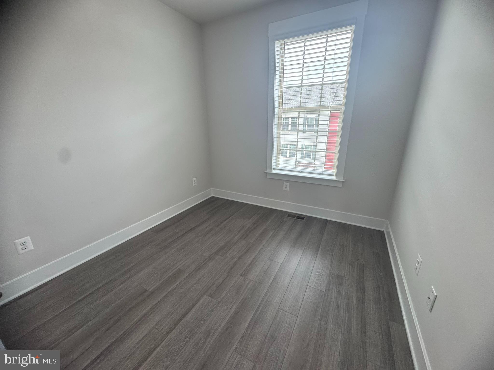 MACALLAN CROSSING - Residential Lease