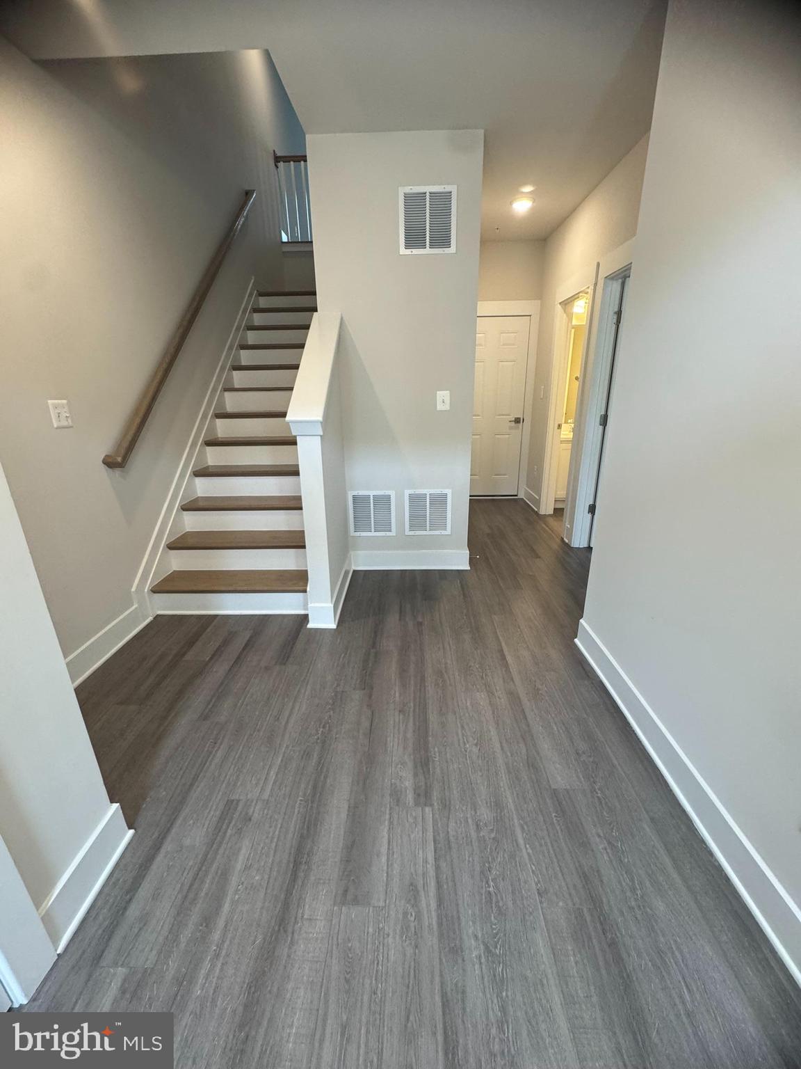 MACALLAN CROSSING - Residential Lease