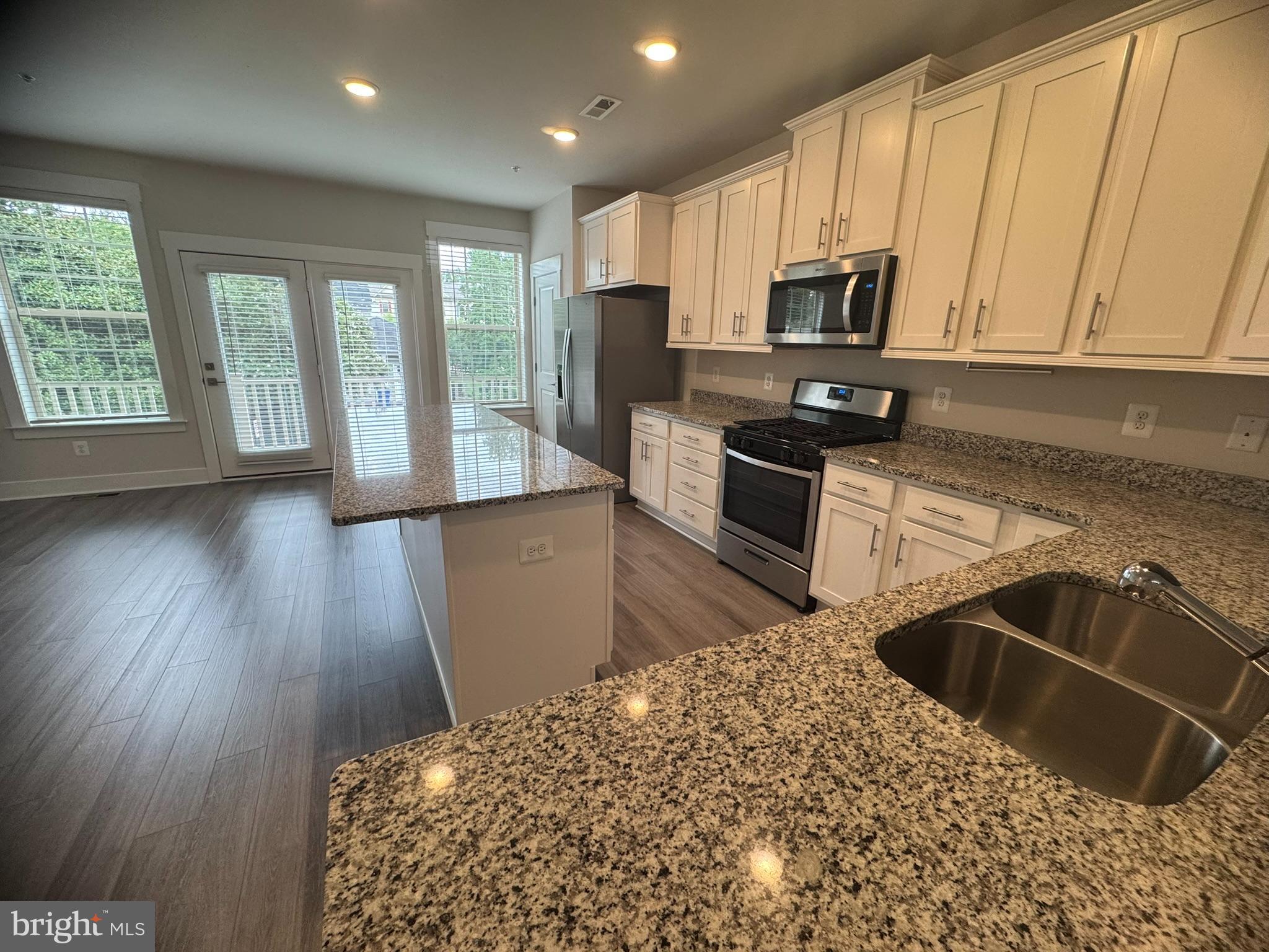 MACALLAN CROSSING - Residential Lease