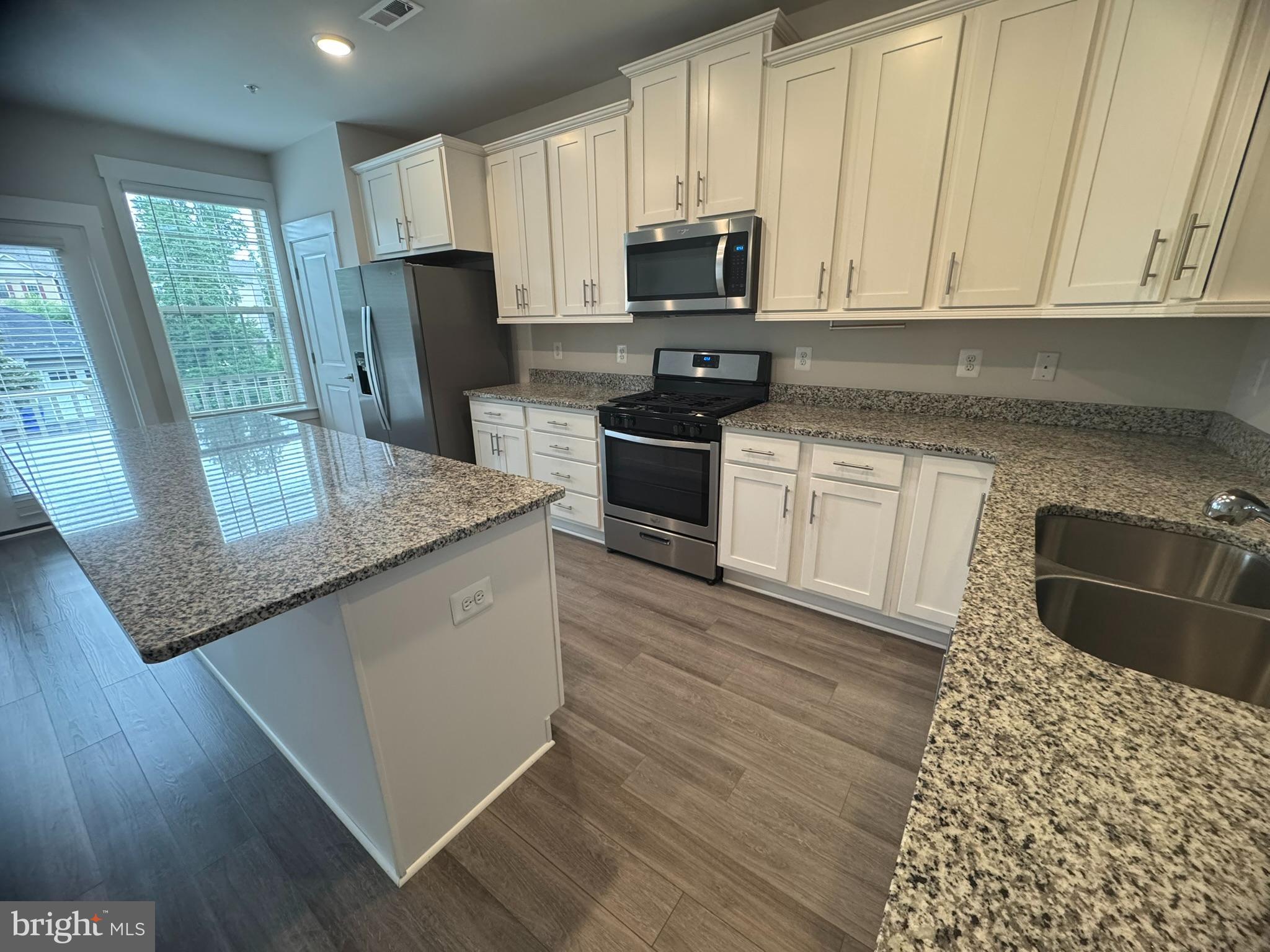 MACALLAN CROSSING - Residential Lease