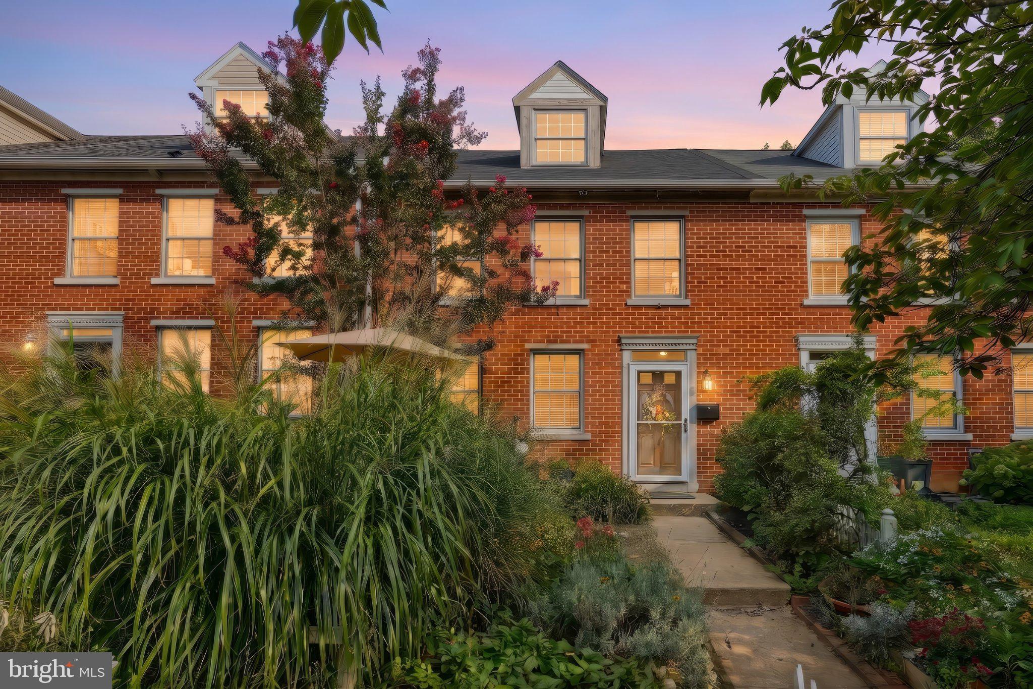 341 W NEWTON AVENUE