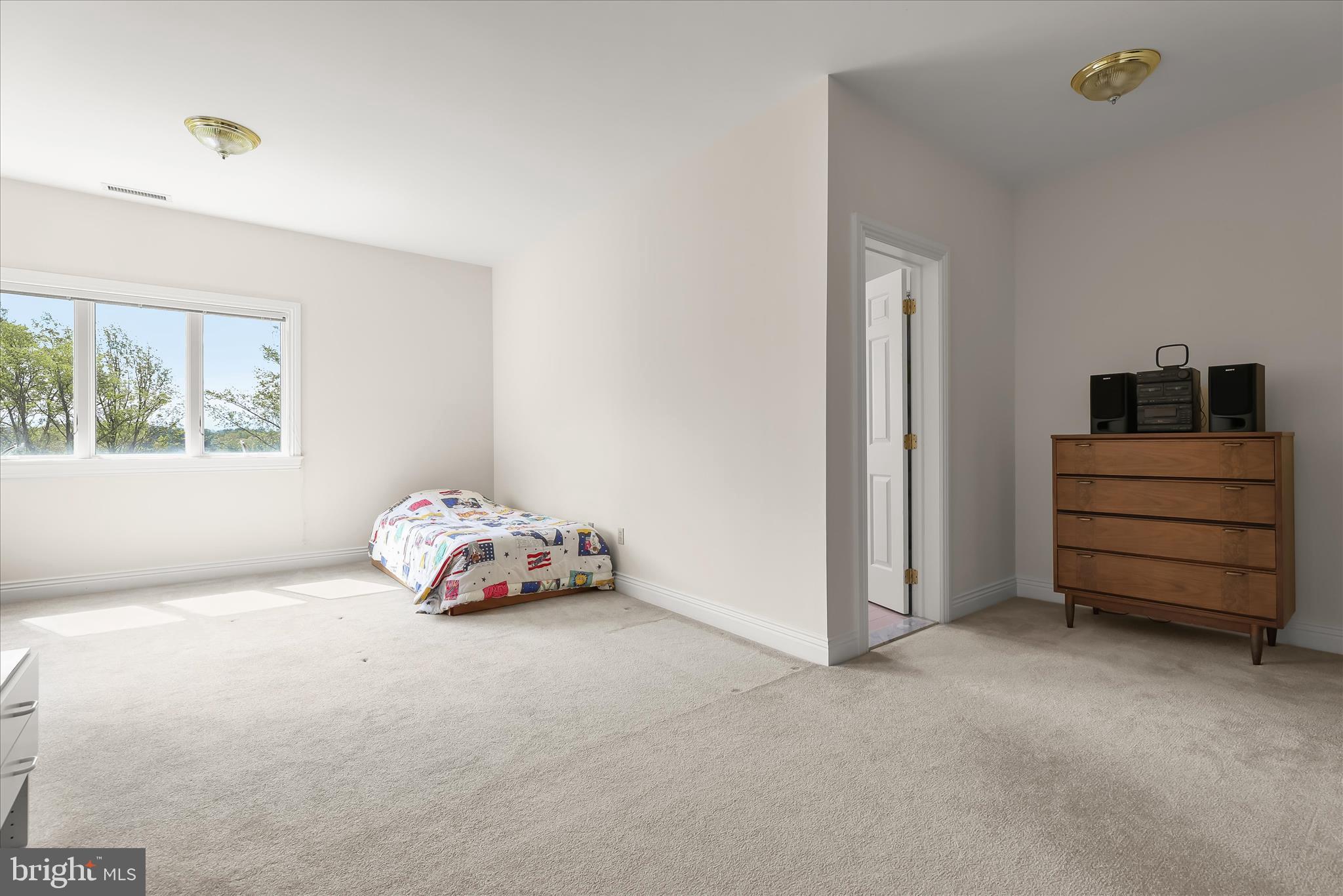 NICHOLSONS MANOR - Residential