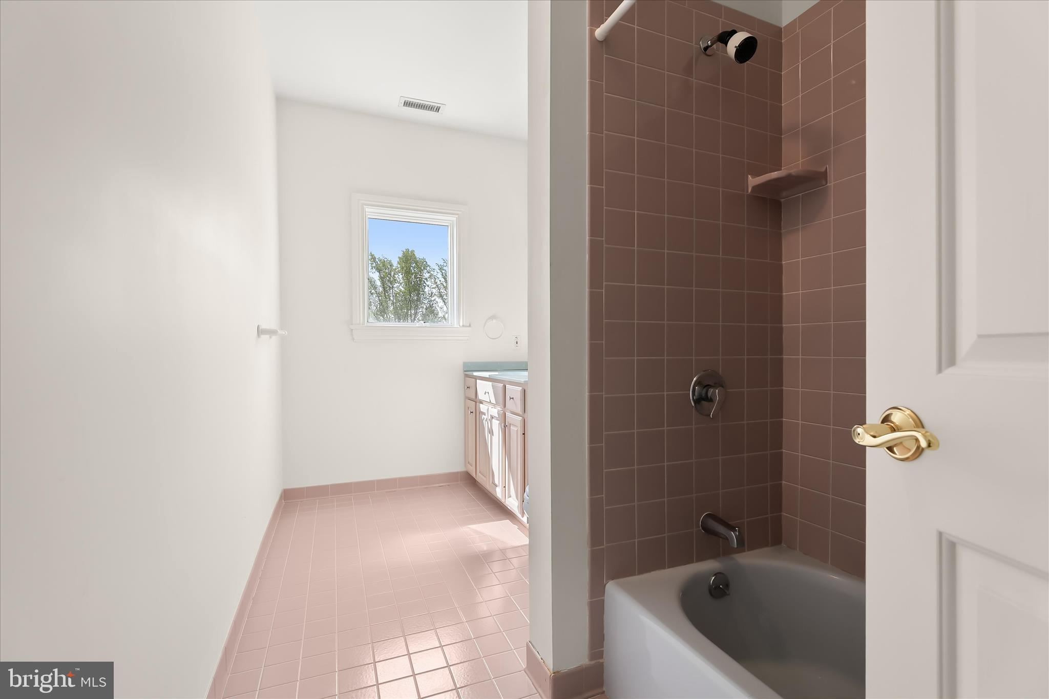 NICHOLSONS MANOR - Residential