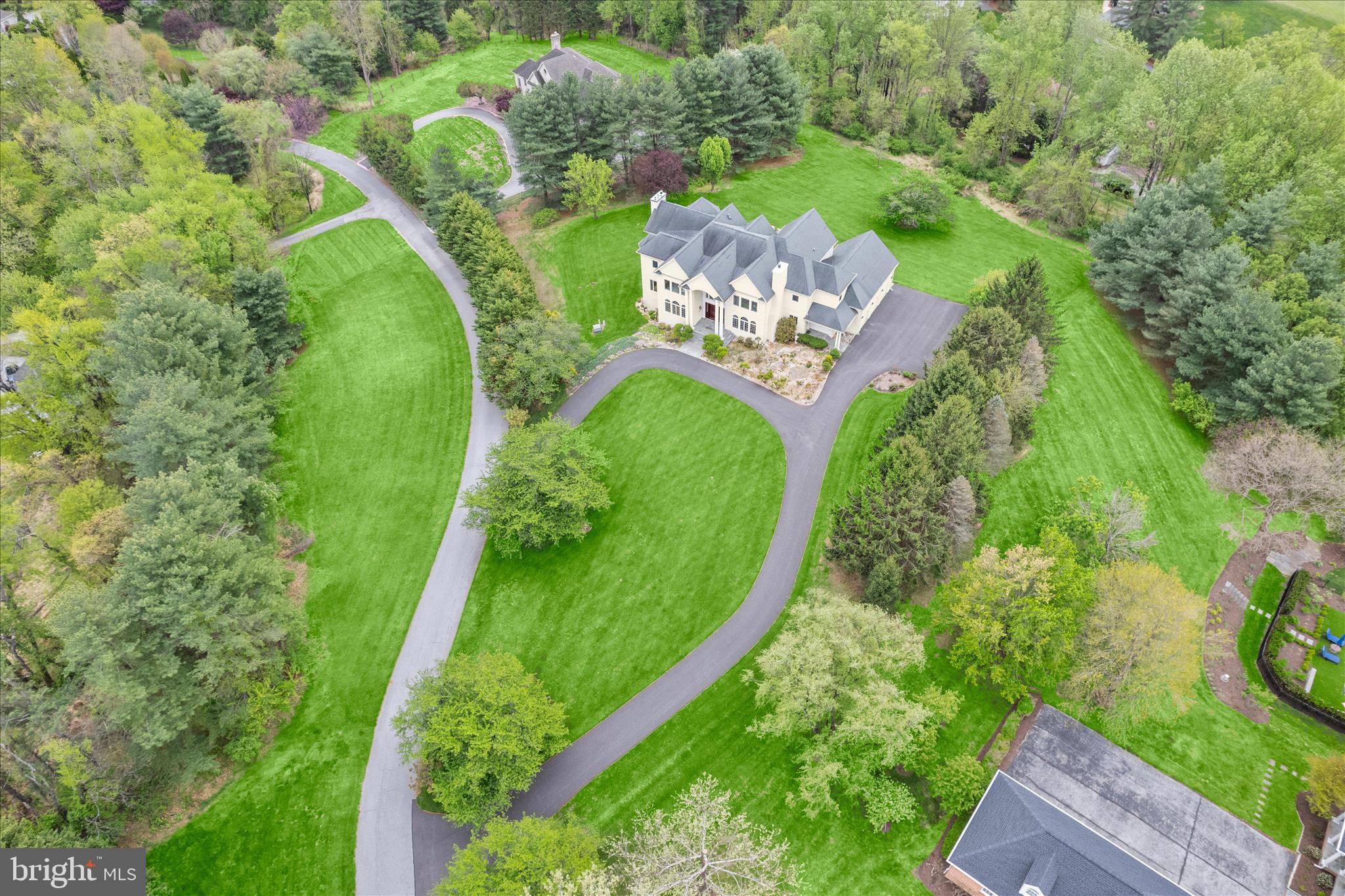 NICHOLSONS MANOR - Residential