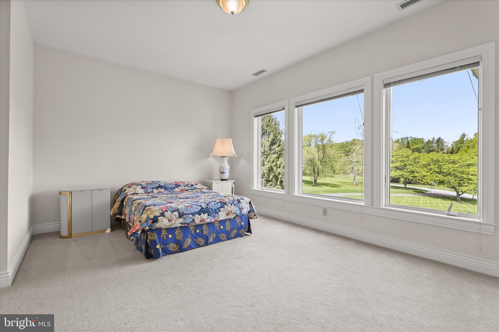 NICHOLSONS MANOR - Residential