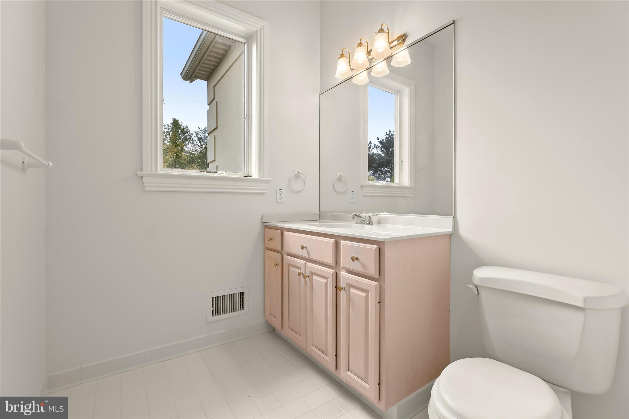 NICHOLSONS MANOR - Residential