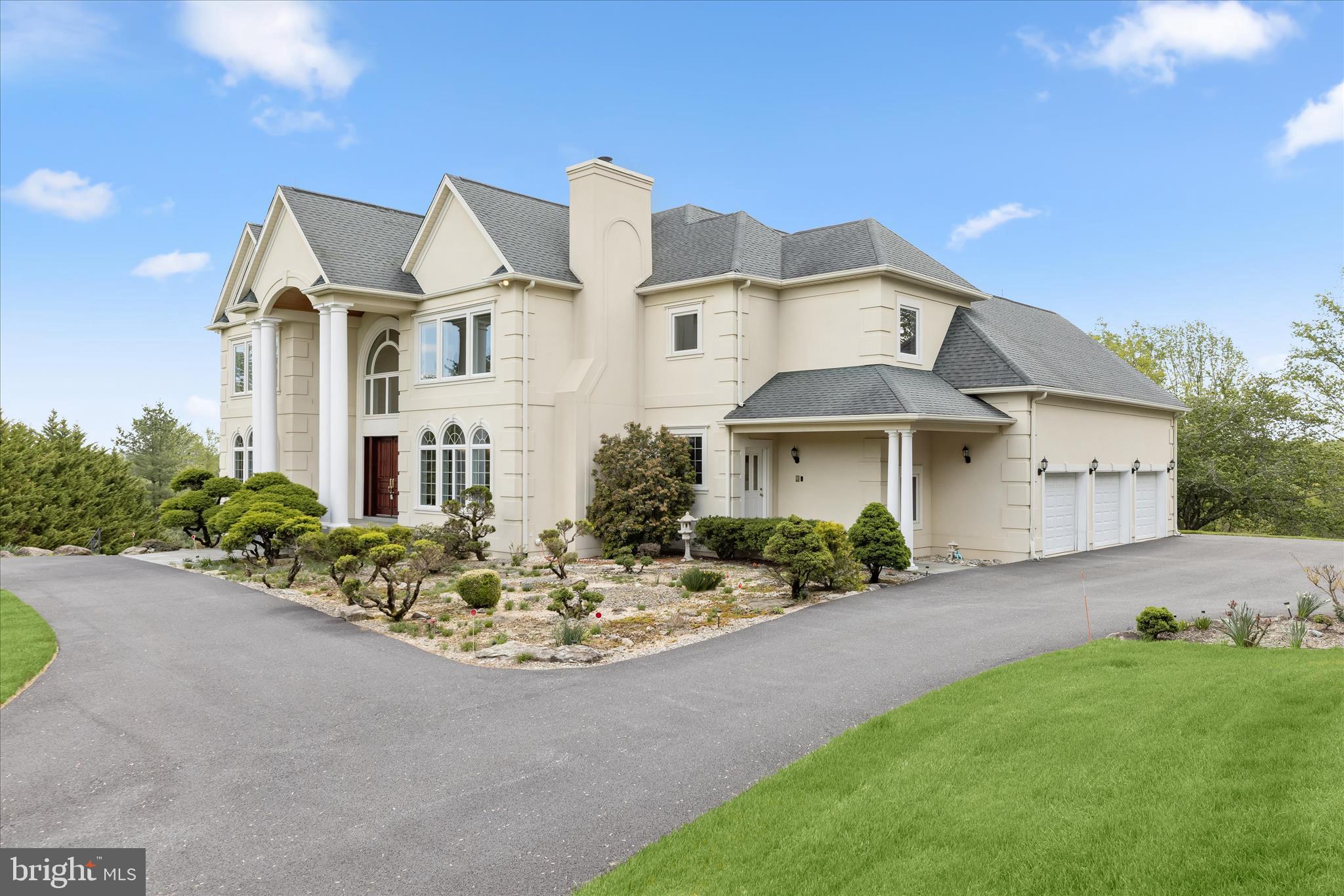 NICHOLSONS MANOR - Residential