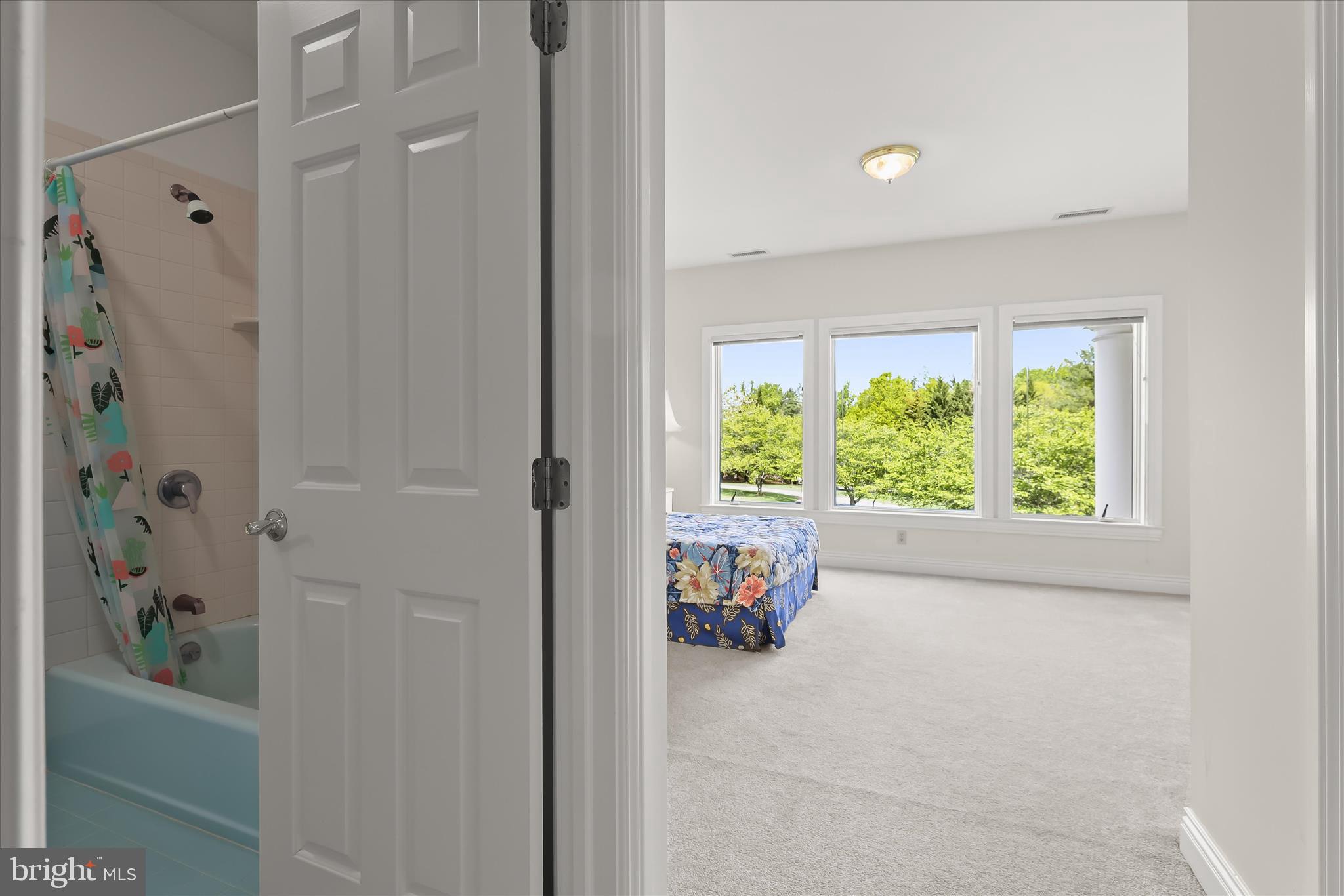 NICHOLSONS MANOR - Residential