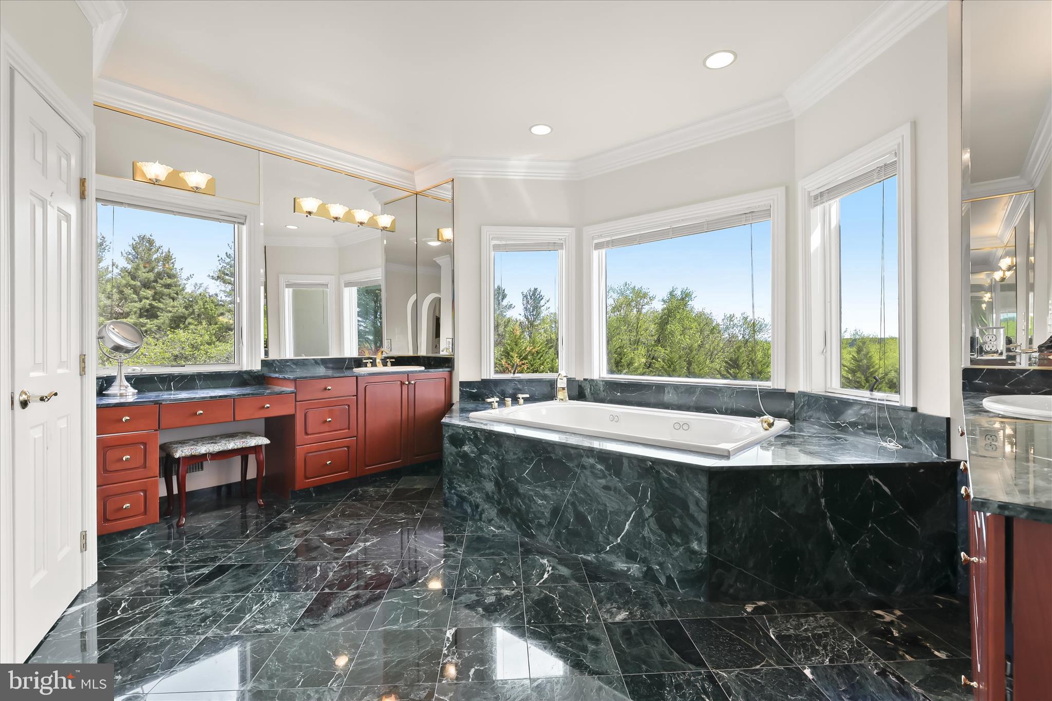 NICHOLSONS MANOR - Residential