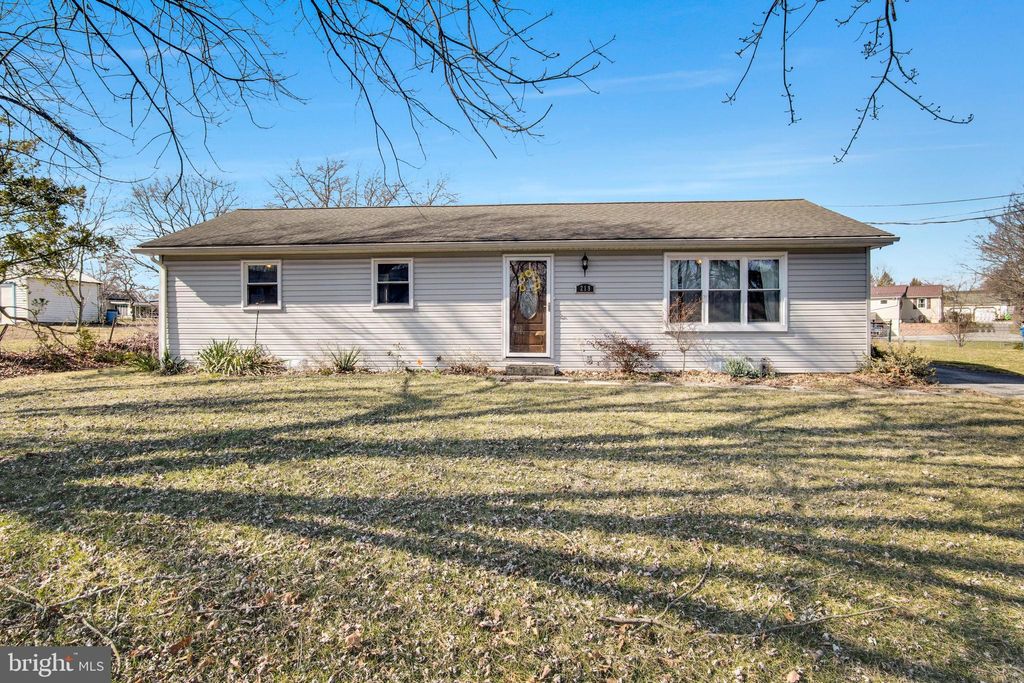 Photo of 219 Marion Ave, CARLISLE, PA 17013 (MLS # PACB2051478)