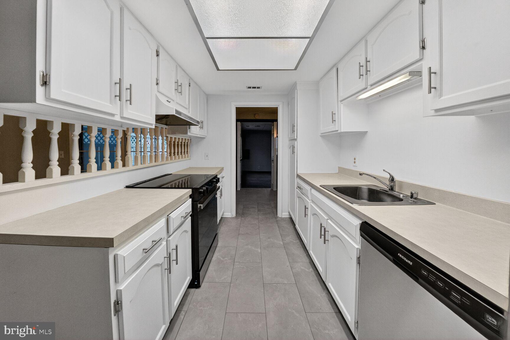 ROSSMOOR MUTUAL #9 - Residential