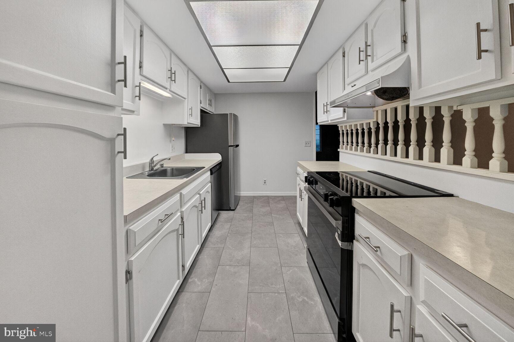 ROSSMOOR MUTUAL #9 - Residential