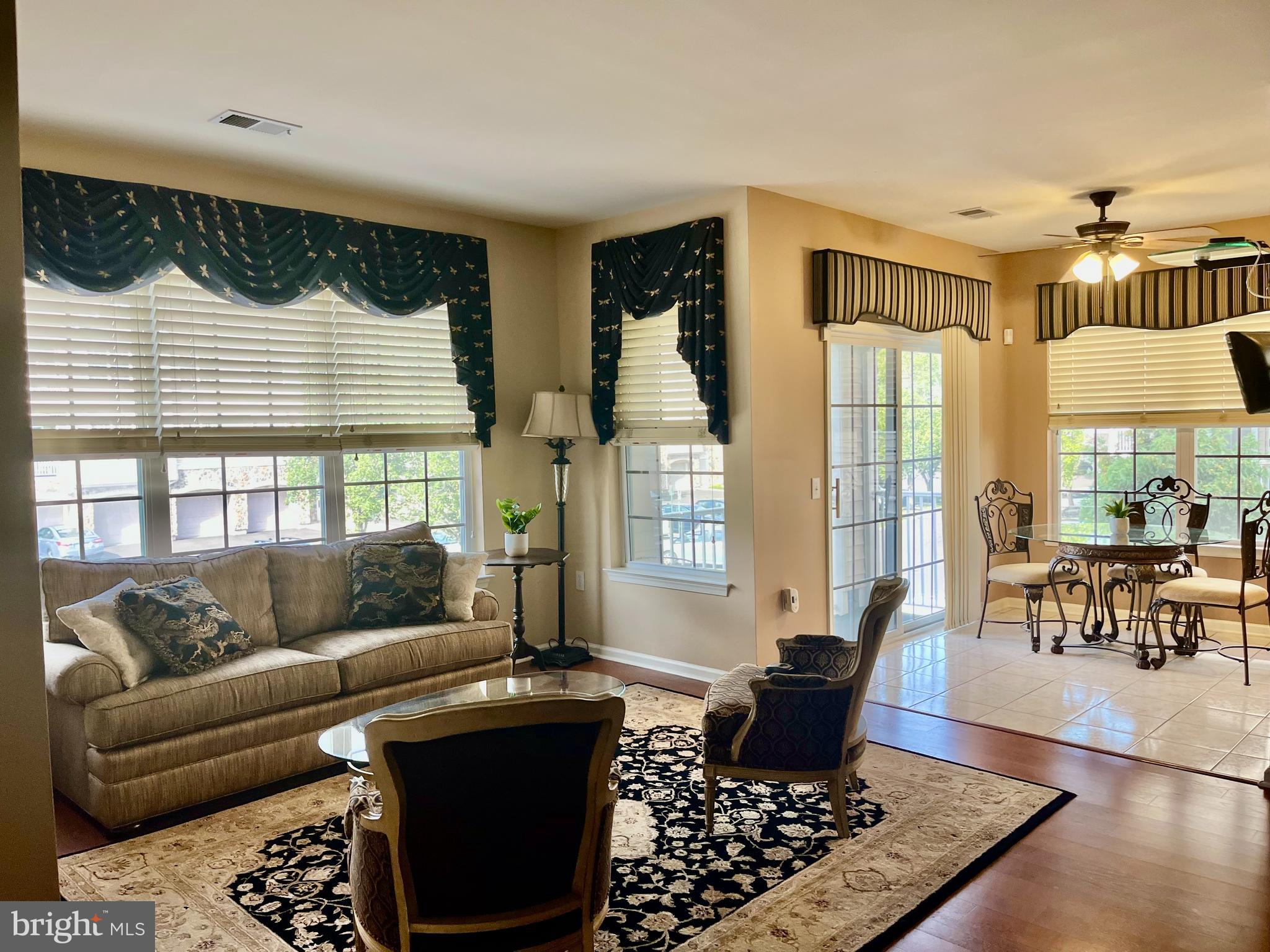 3208 KNOX COURT
