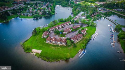 Townhouse For Sale - 3 Ski Harbor Dr. Dr #3<br/> MC HENRY, MD 21541