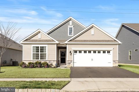 Homes For Sale - 121 Congressional Court<br/> MOORESTOWN, NJ 08057