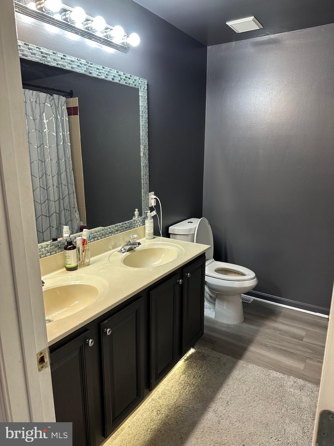 FOREST HILL - Residential