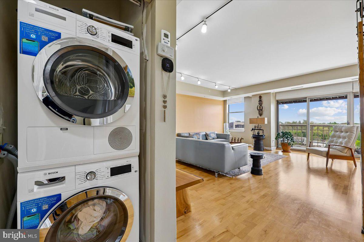 MADISON PARK CONDOMINIUMS - Residential